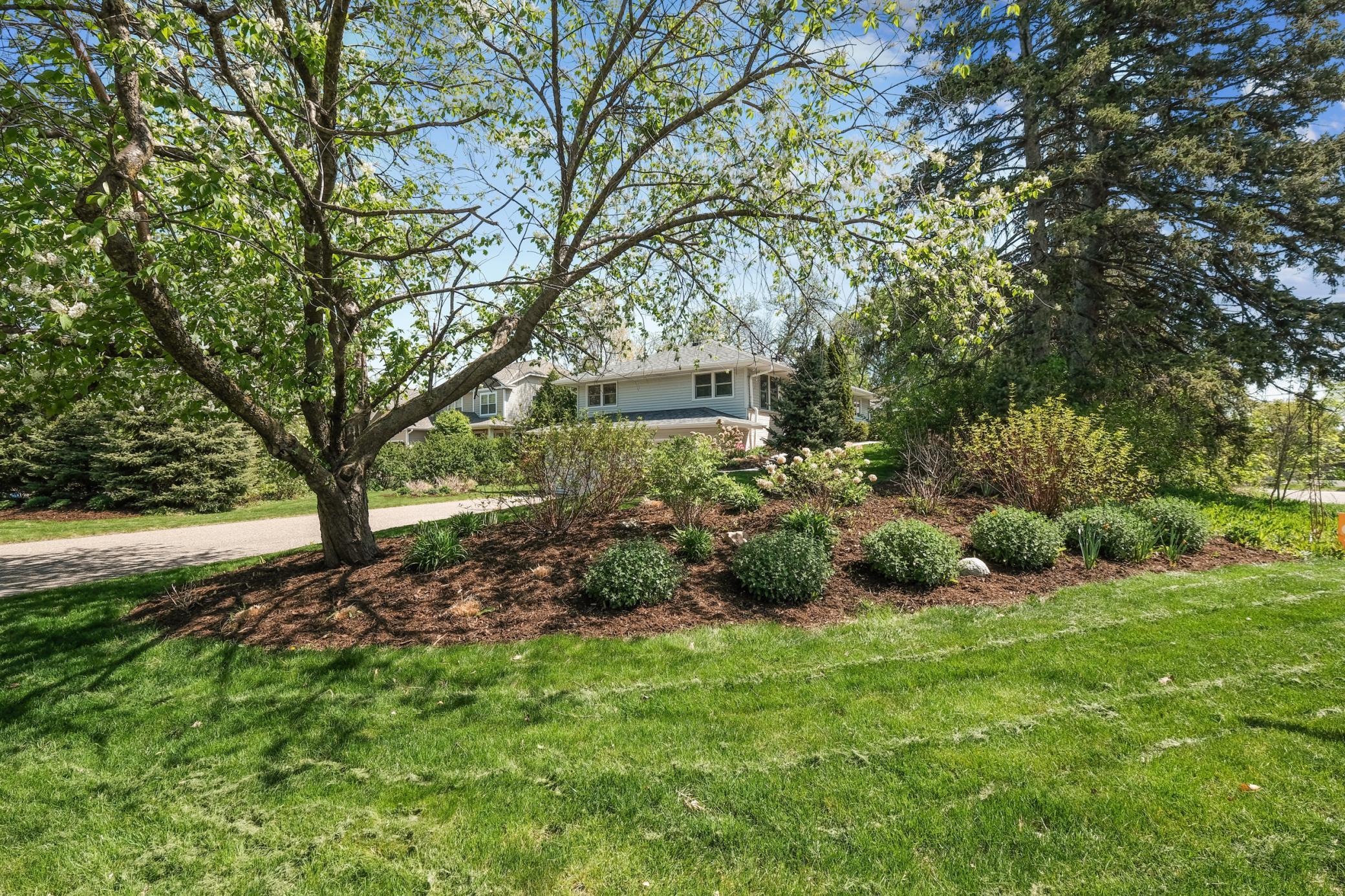 6140 Glenwood Avenue