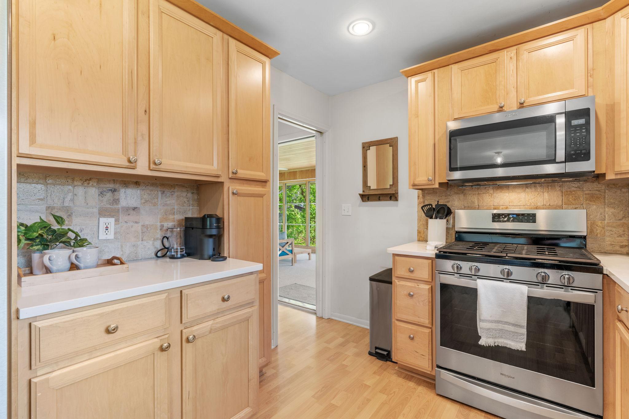 6140 Glenwood Avenue