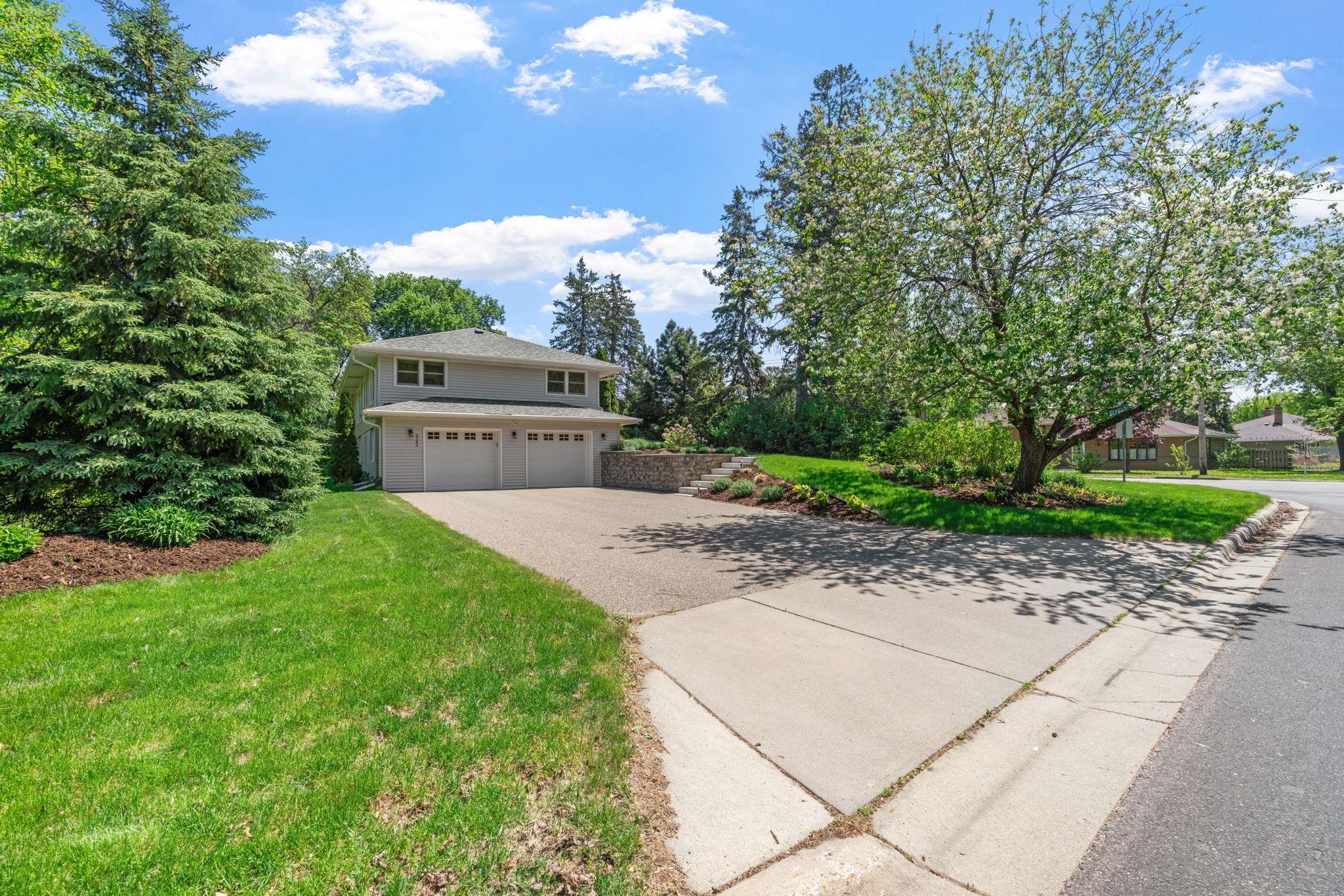 6140 Glenwood Avenue