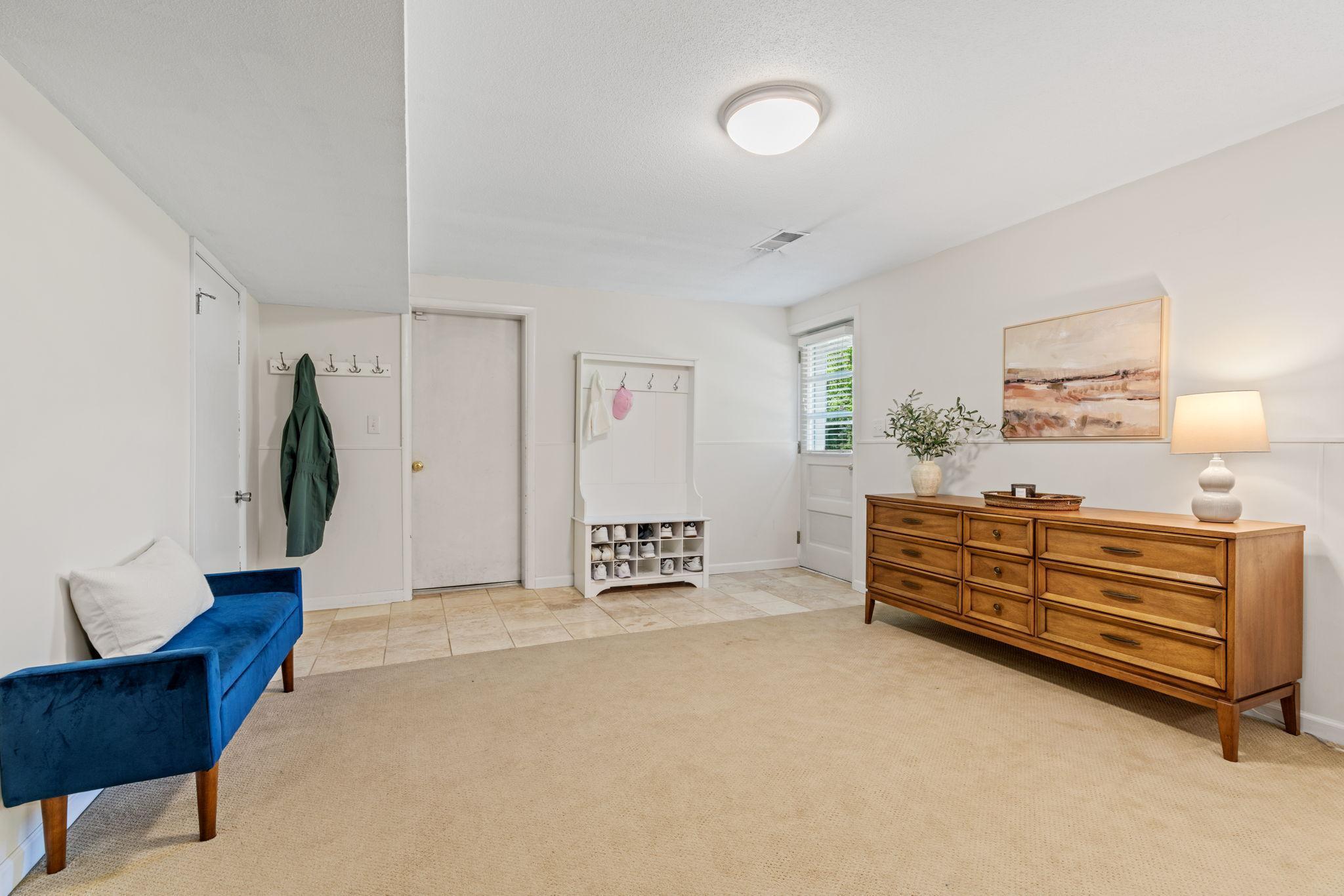 6140 Glenwood Avenue