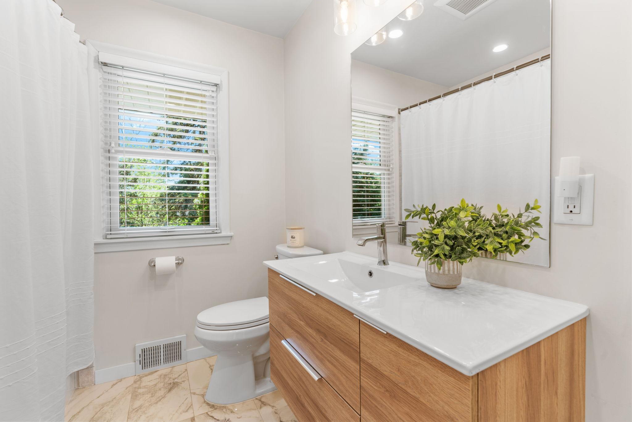 6140 Glenwood Avenue