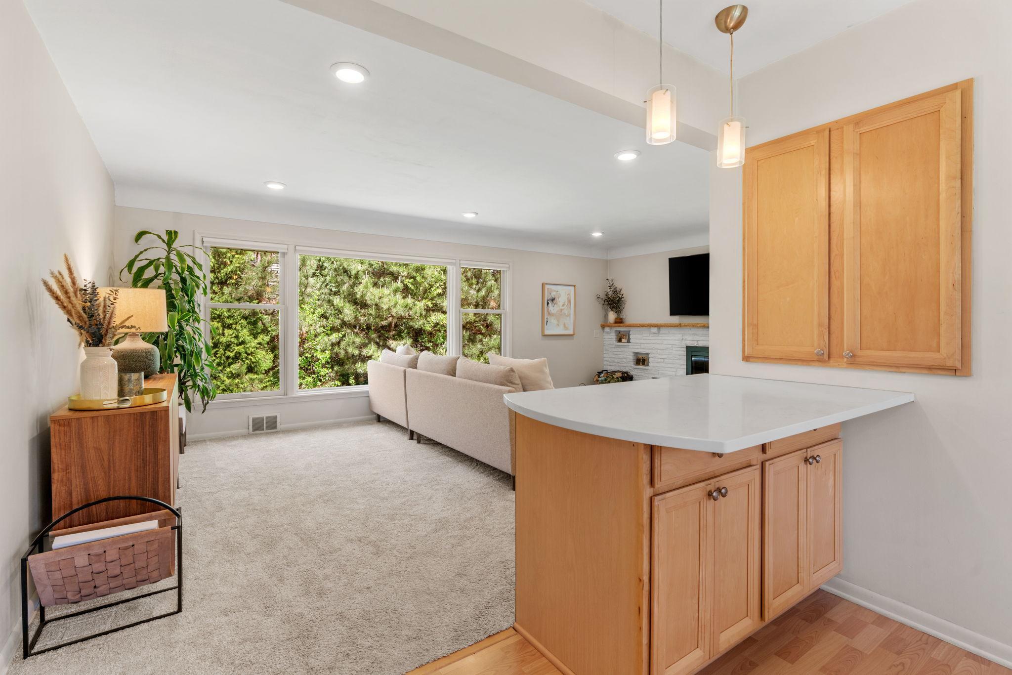 6140 Glenwood Avenue