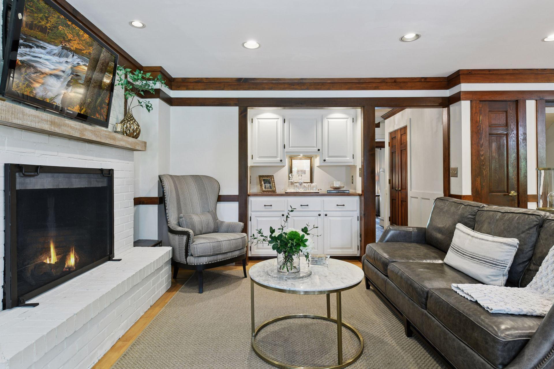 10301 Brunswick Circle