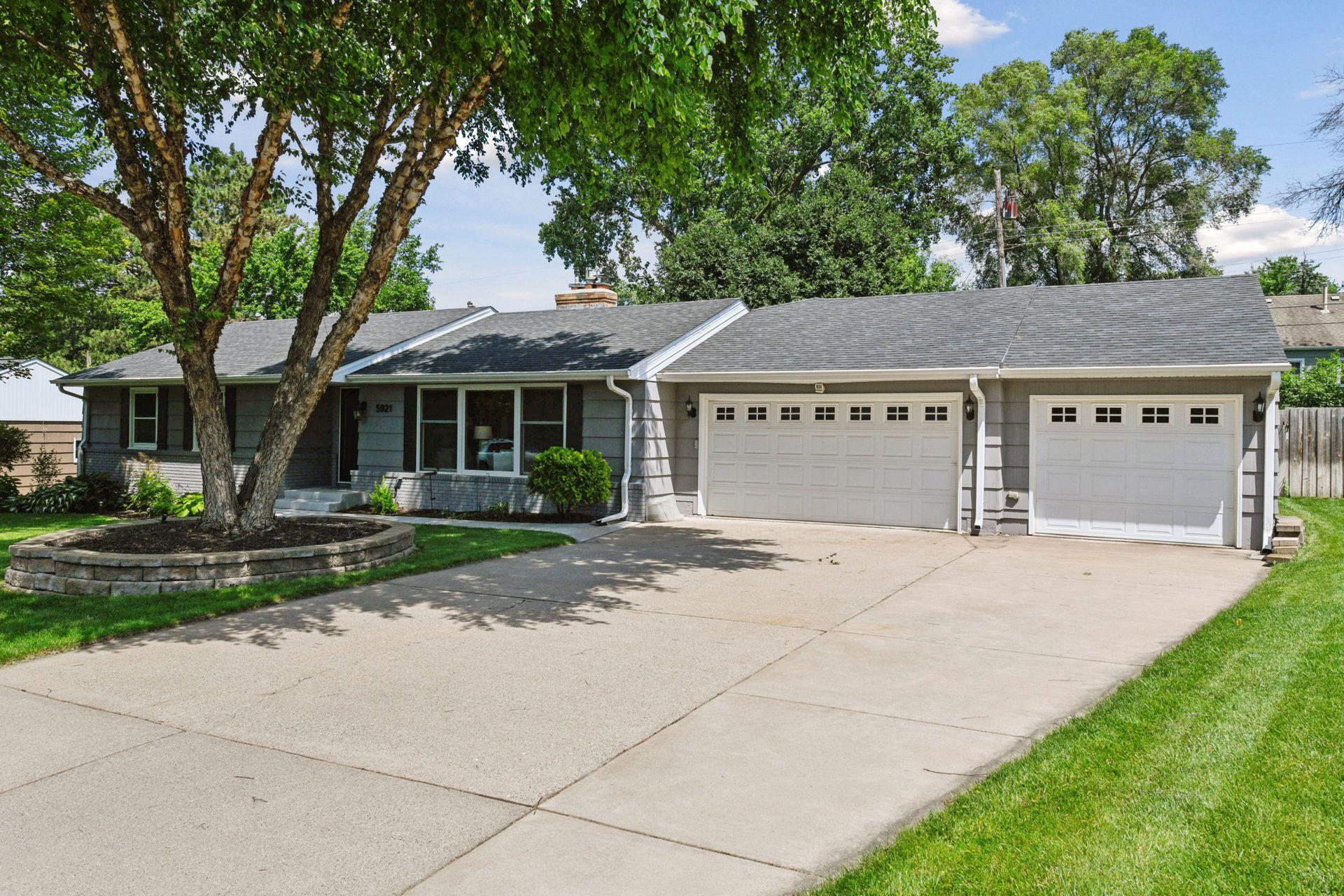 5921 Grimes Avenue S