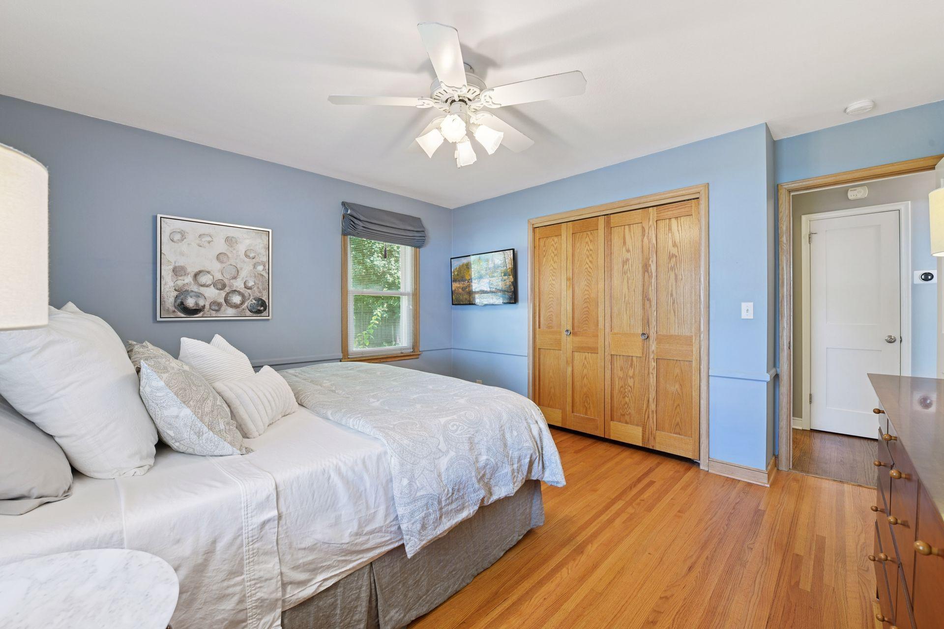 5921 Grimes Avenue S