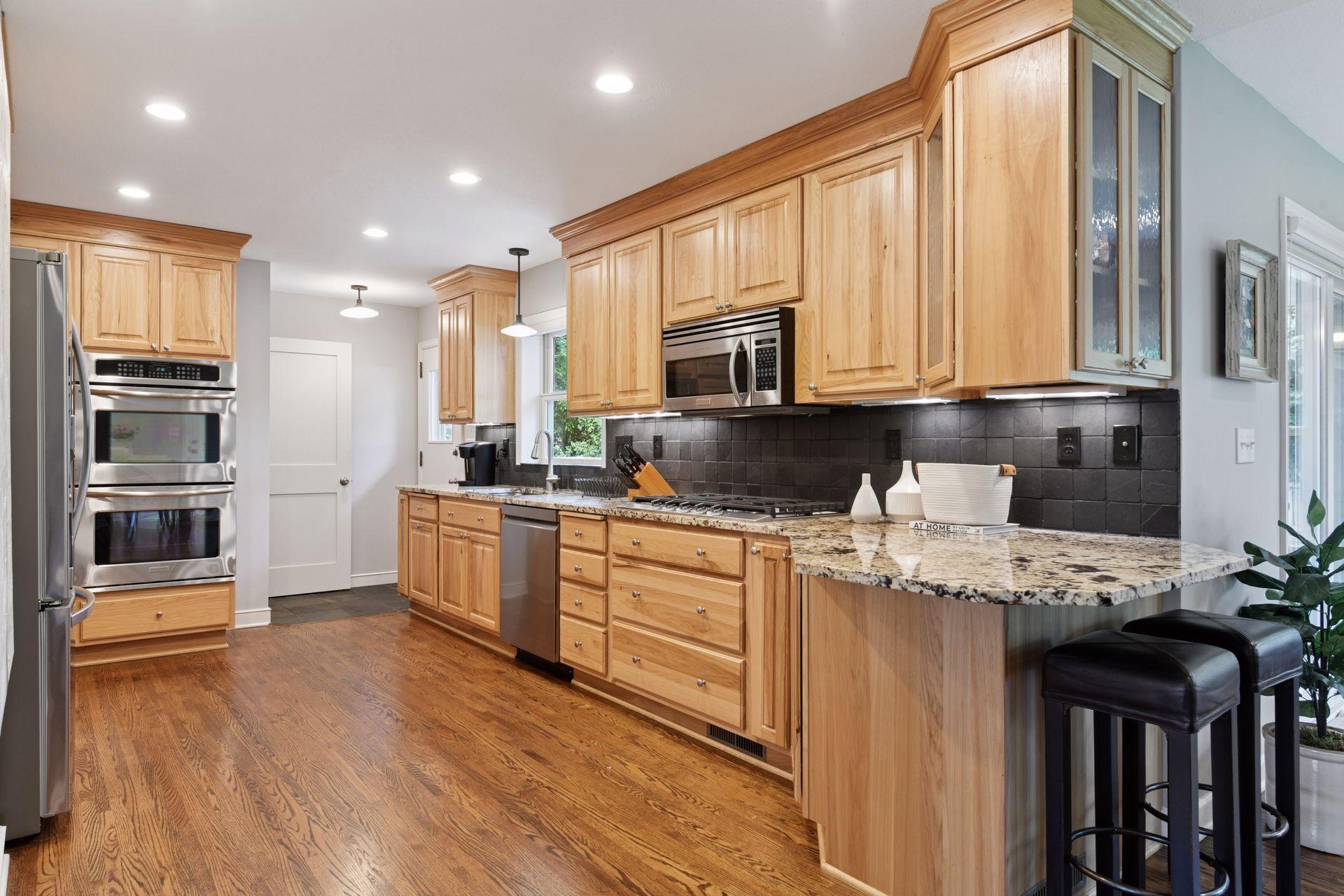 5921 Grimes Avenue S