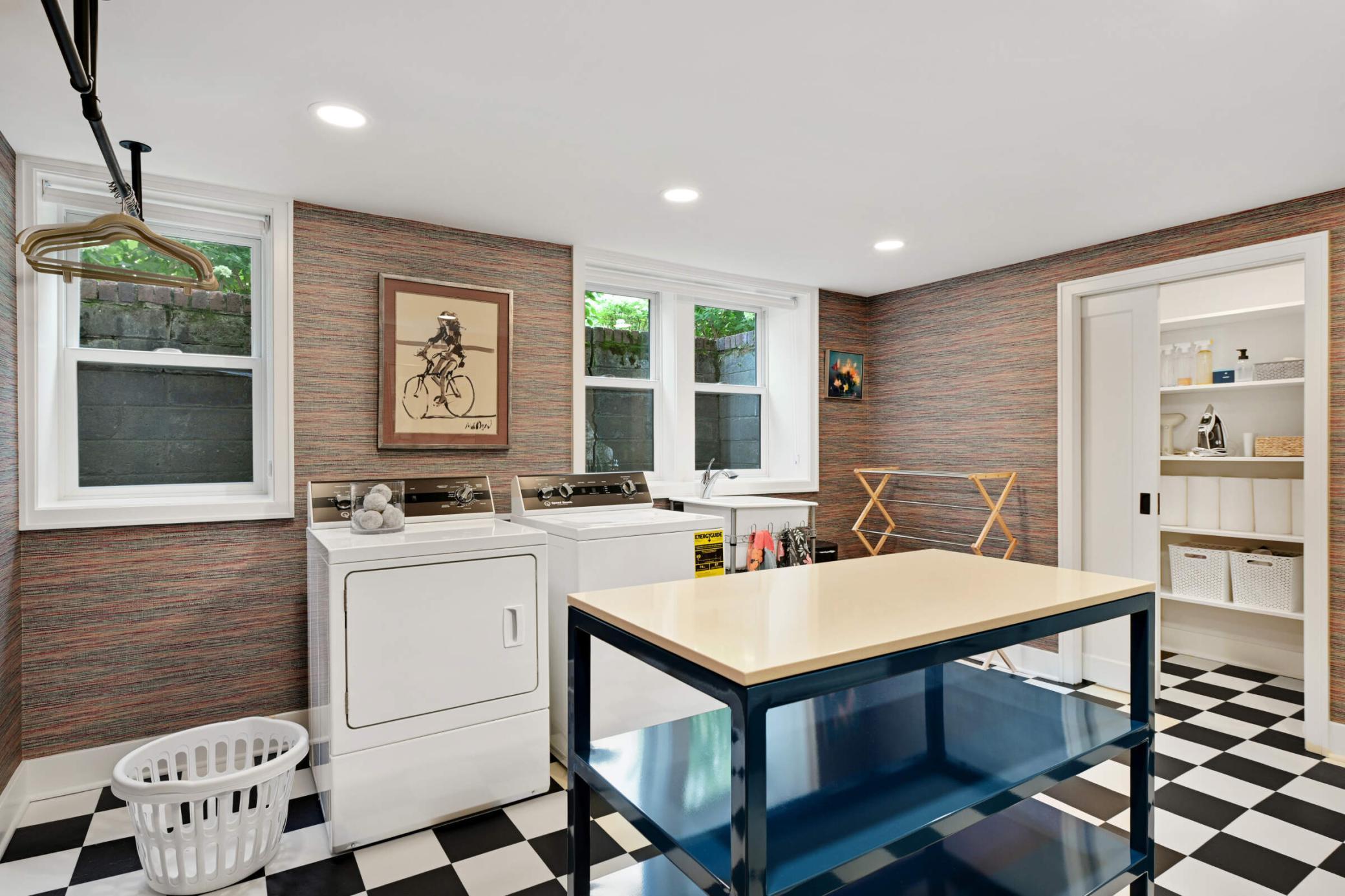 4512 Wooddale Avenue