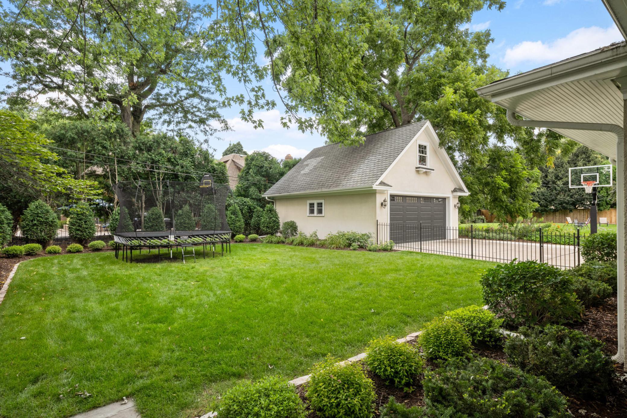 4512 Wooddale Avenue