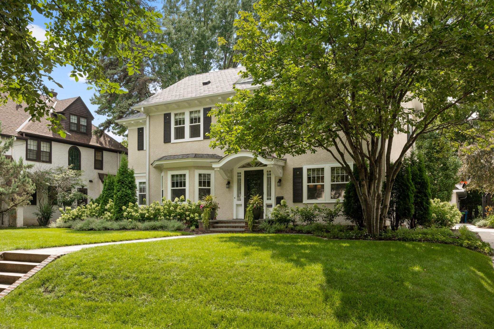 4512 Wooddale Avenue