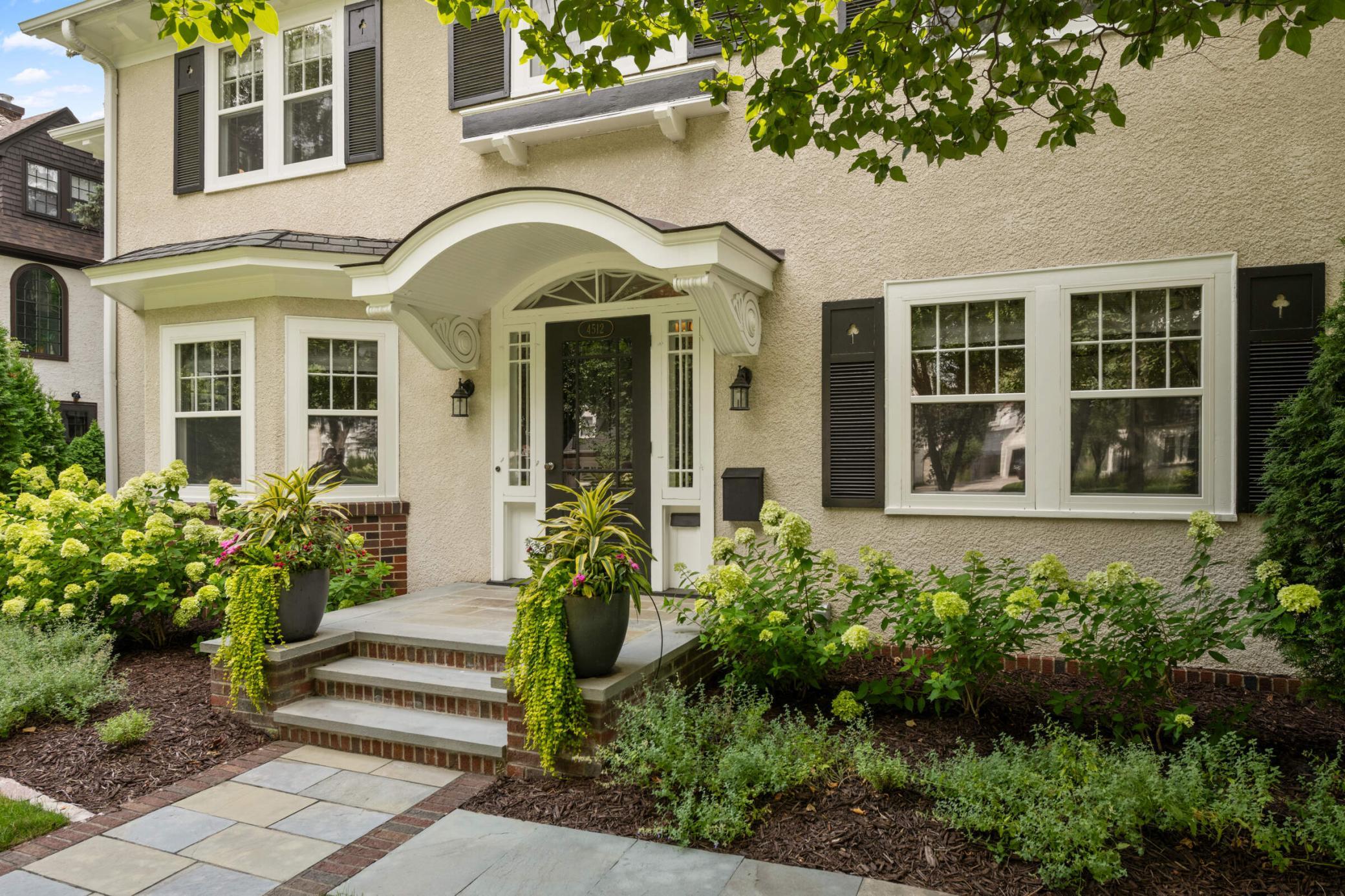 4512 Wooddale Avenue