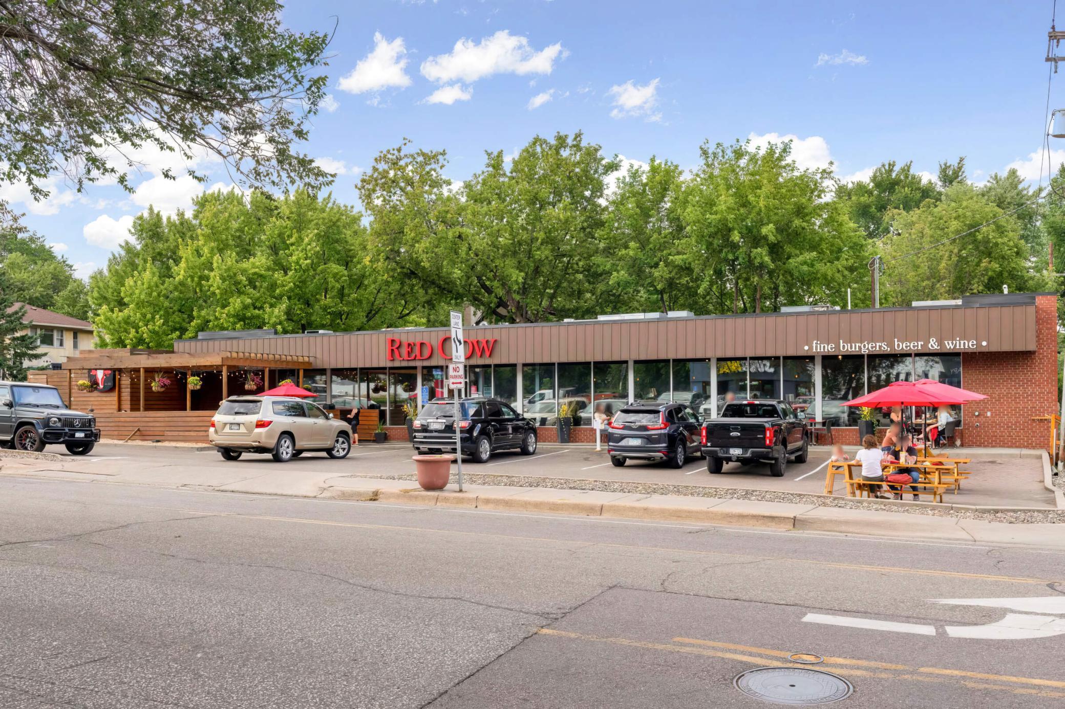 4512 Wooddale Avenue