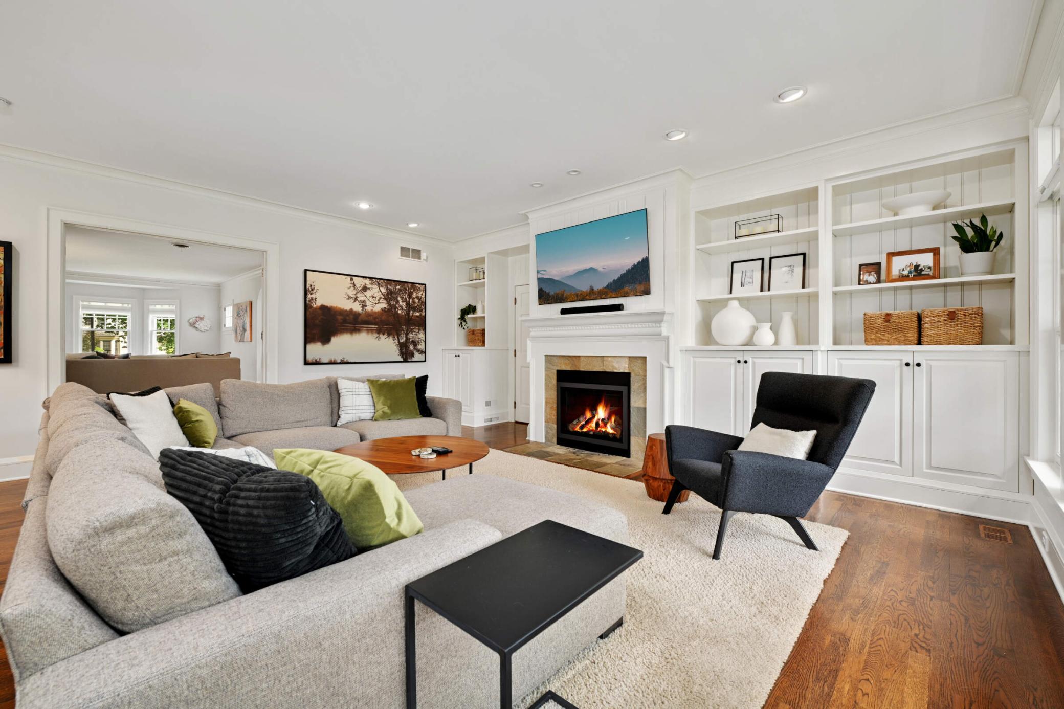 4512 Wooddale Avenue