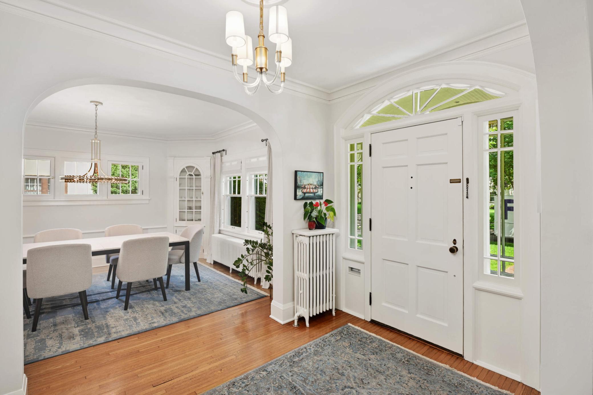 4512 Wooddale Avenue