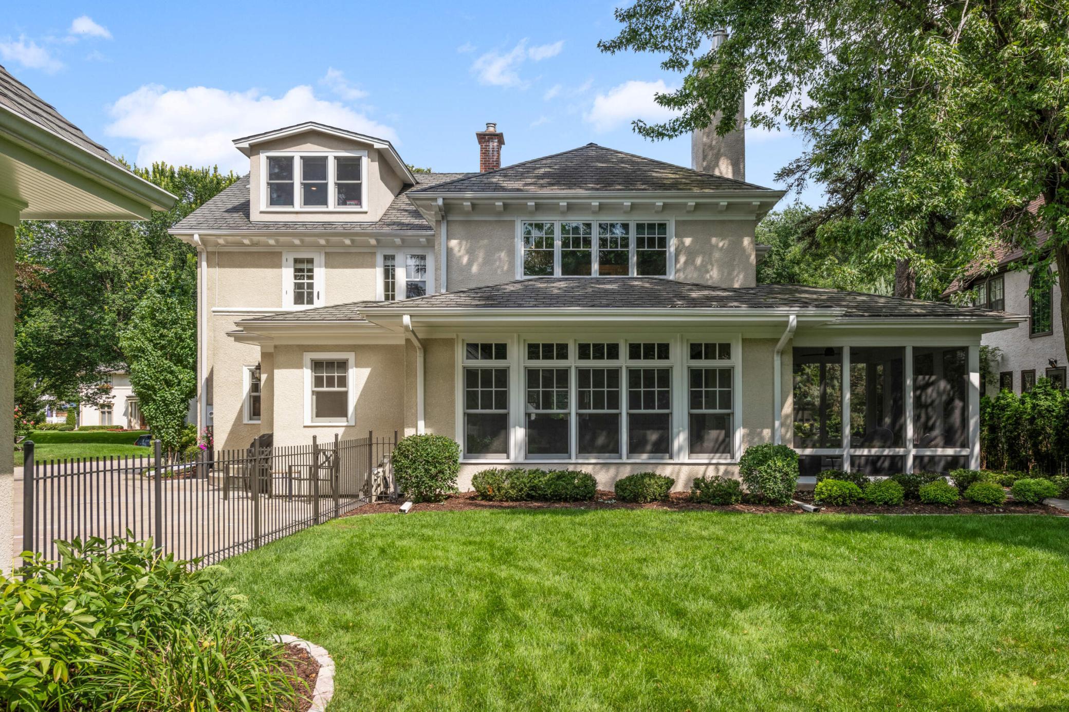 4512 Wooddale Avenue