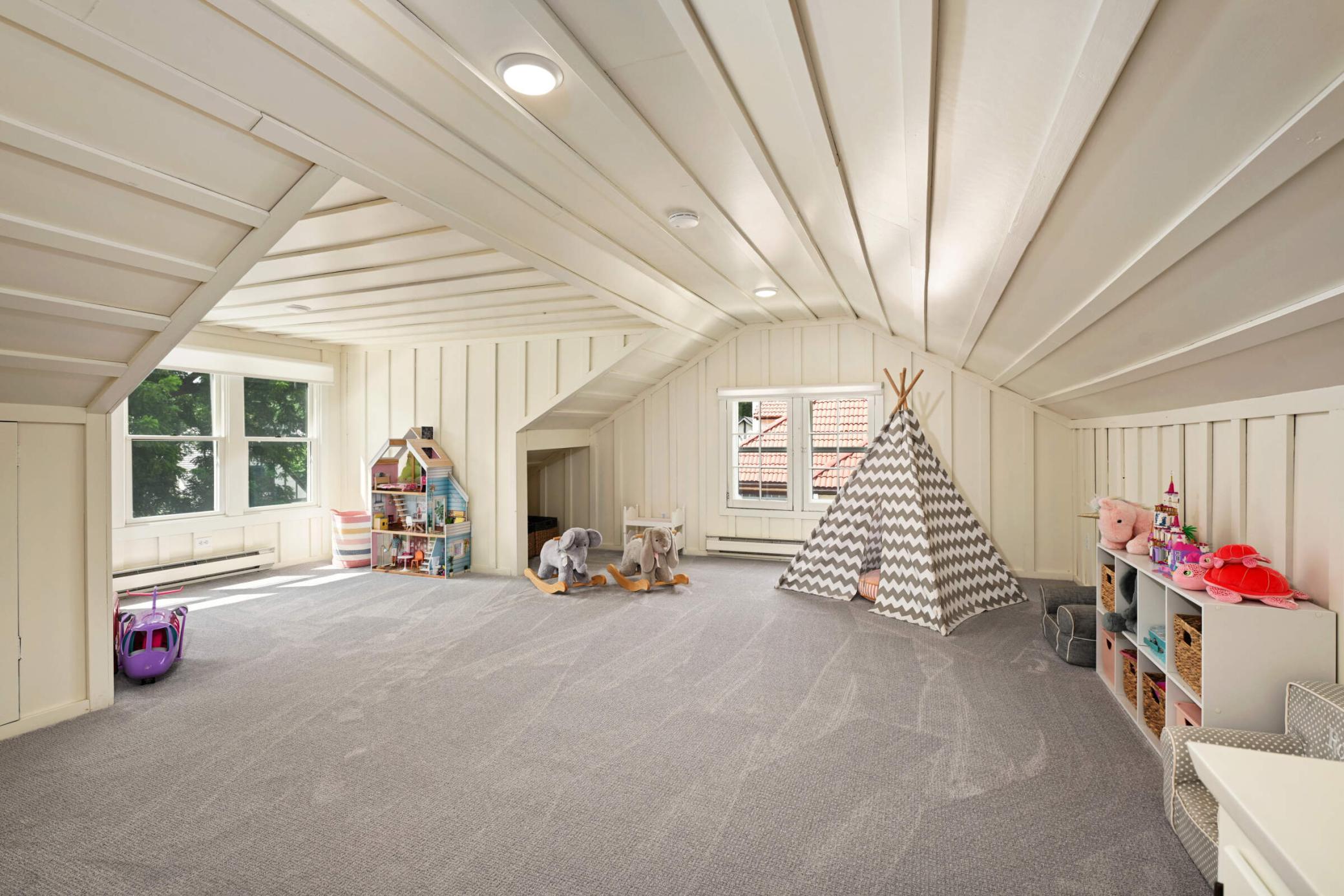 4512 Wooddale Avenue