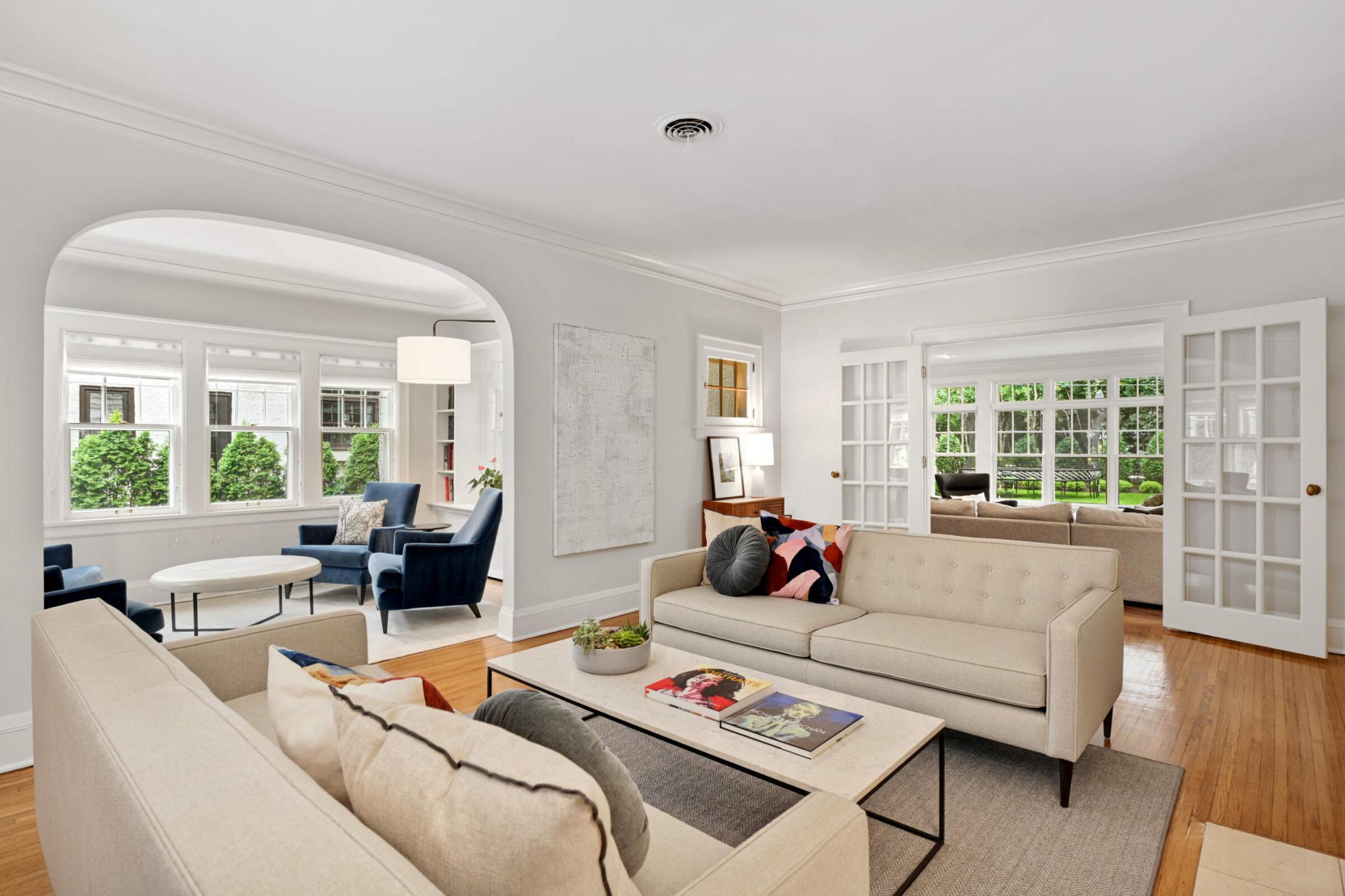 4512 Wooddale Avenue