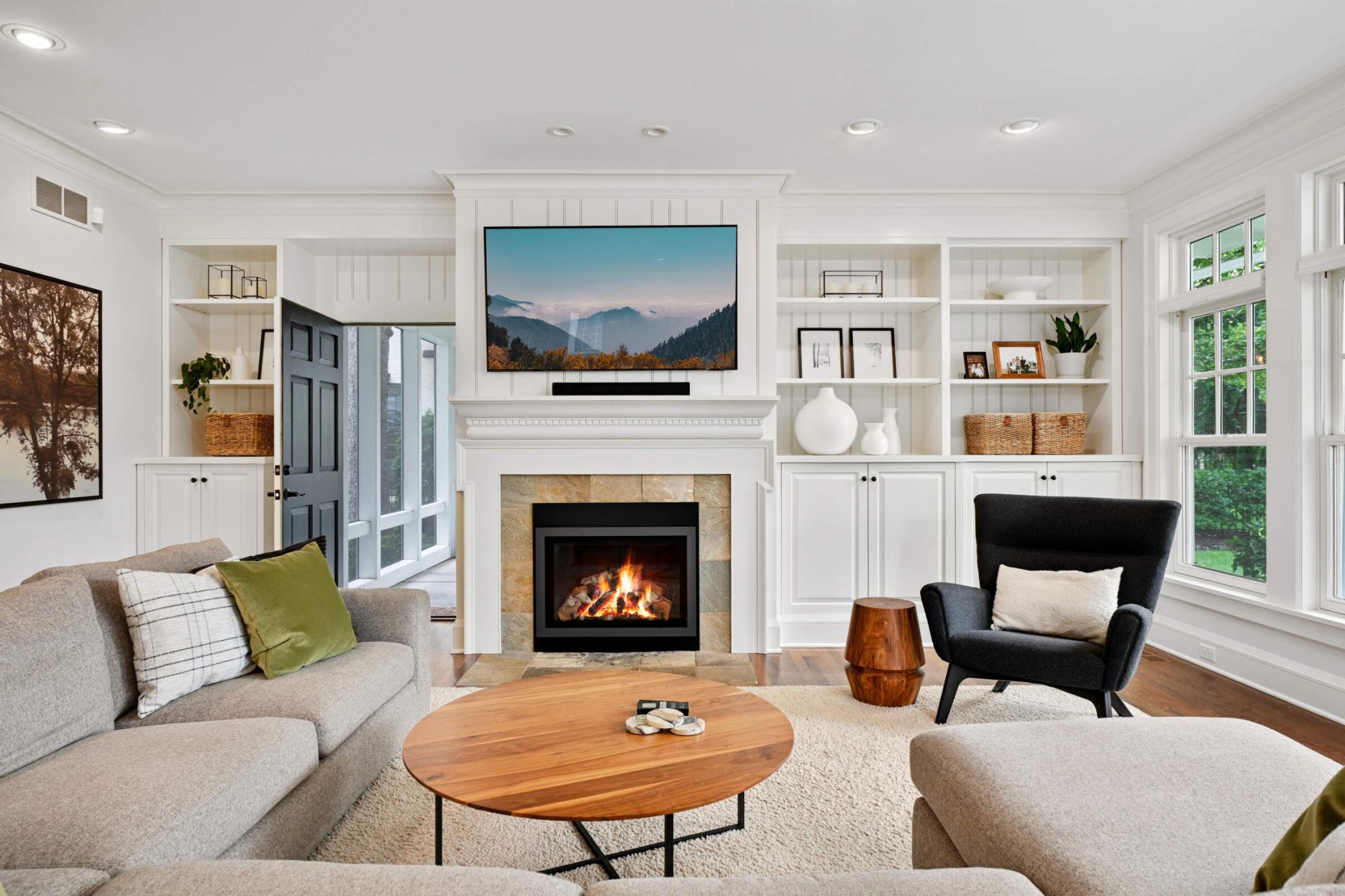 4512 Wooddale Avenue