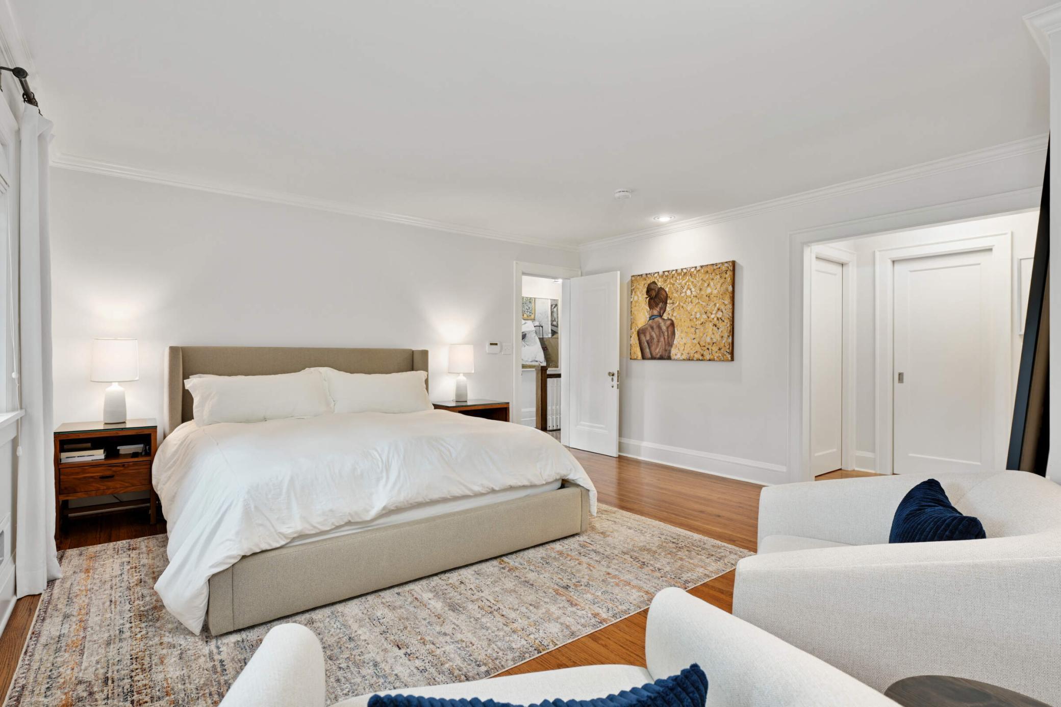 4512 Wooddale Avenue