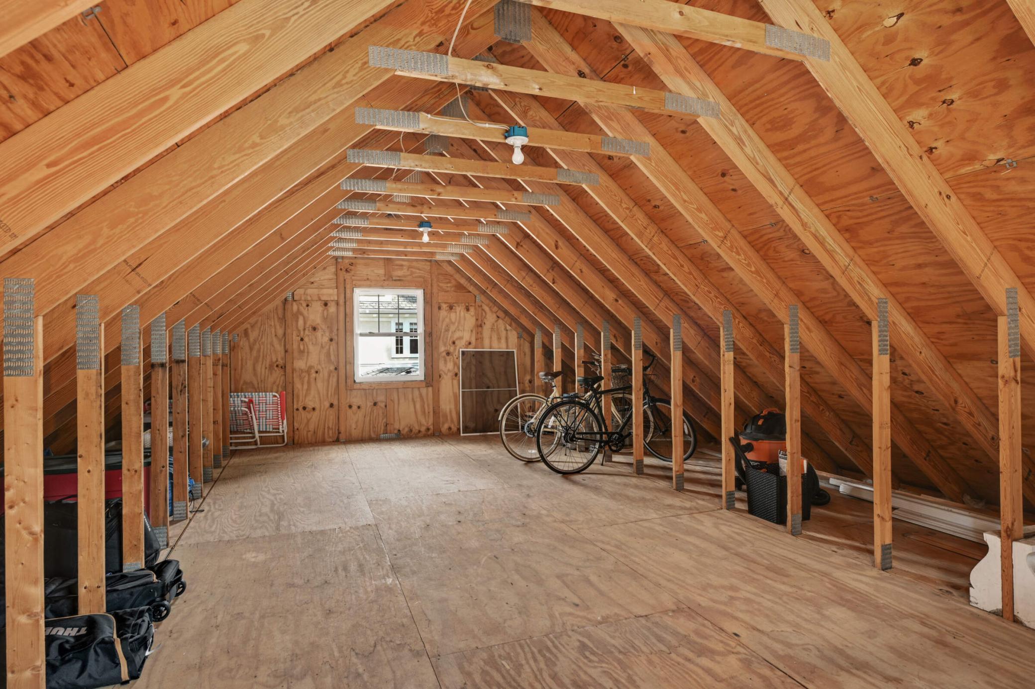 4512 Wooddale Avenue