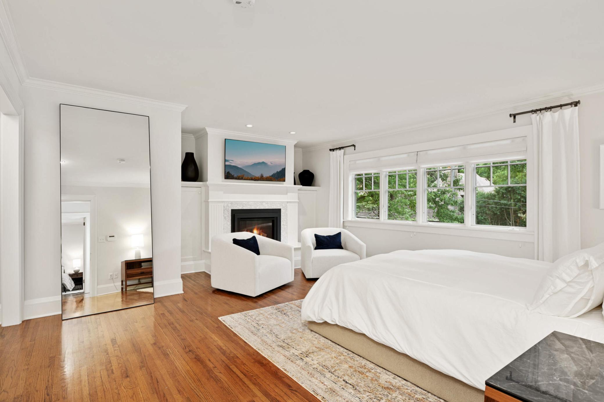 4512 Wooddale Avenue