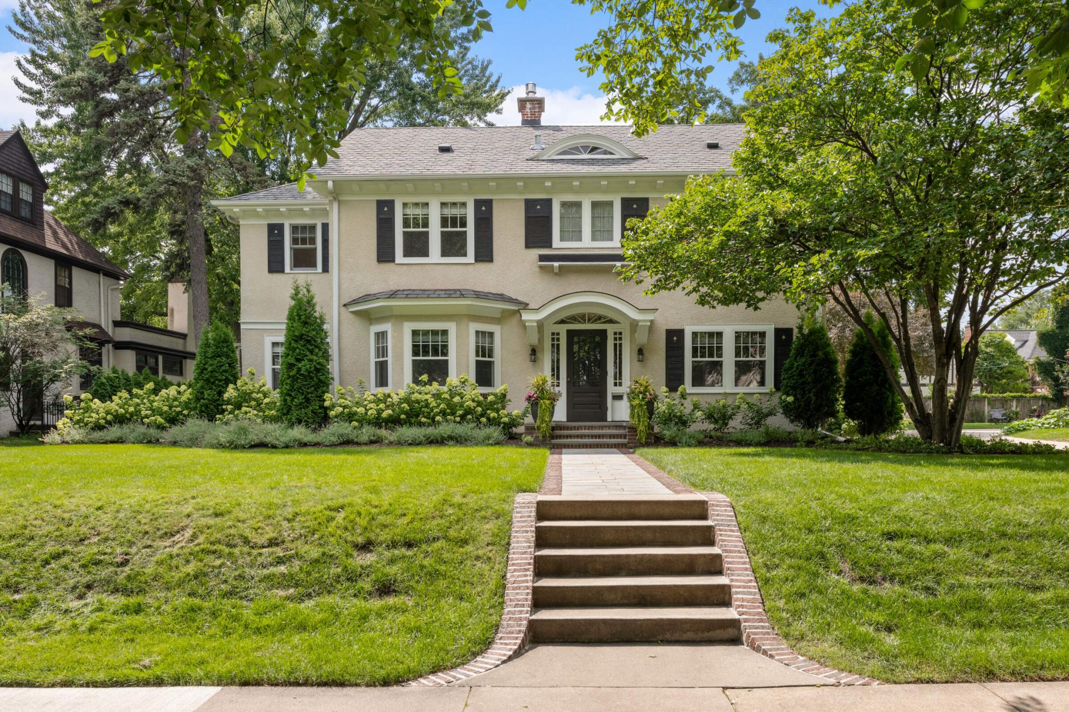 4512 Wooddale Avenue