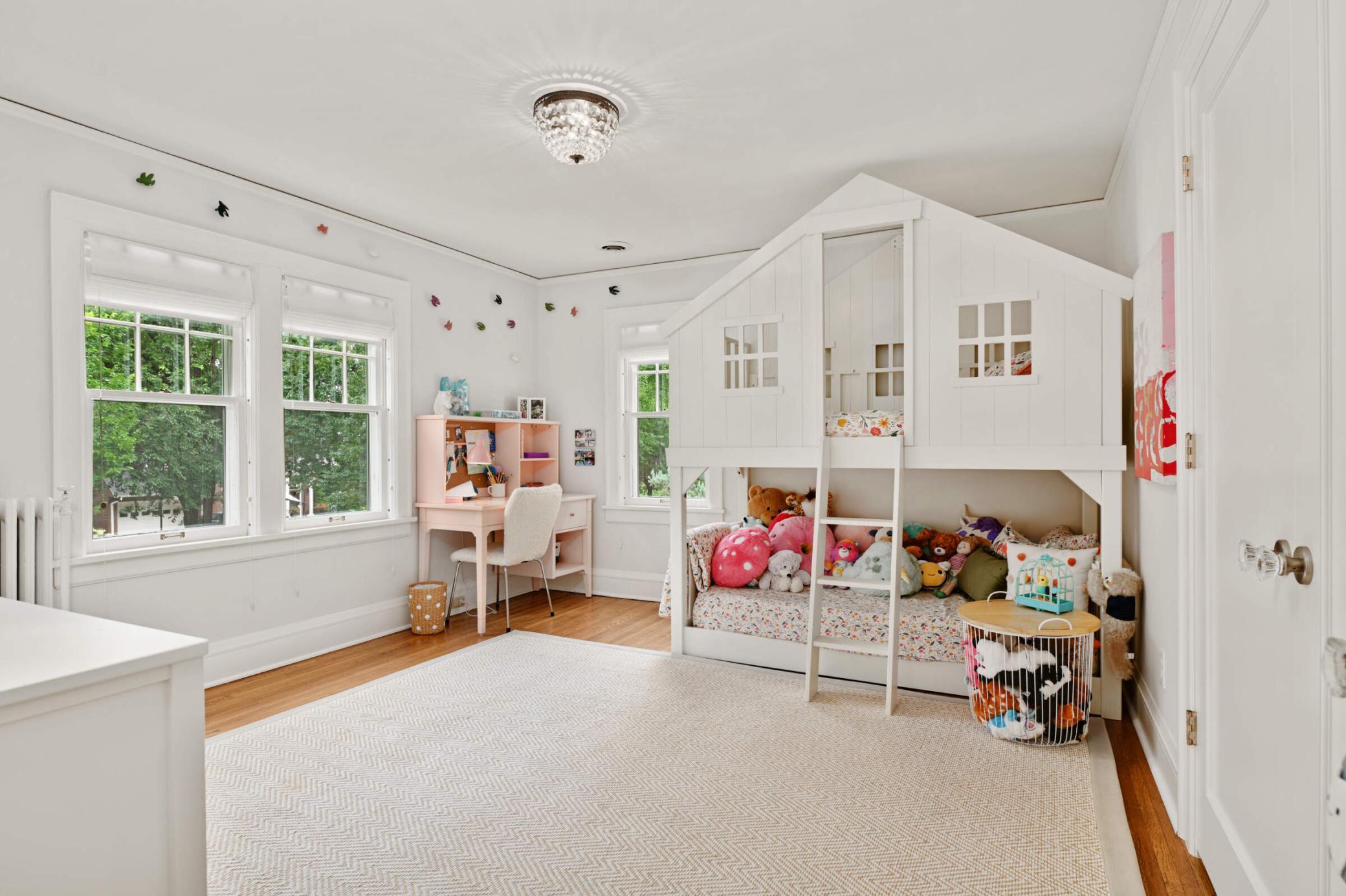 4512 Wooddale Avenue