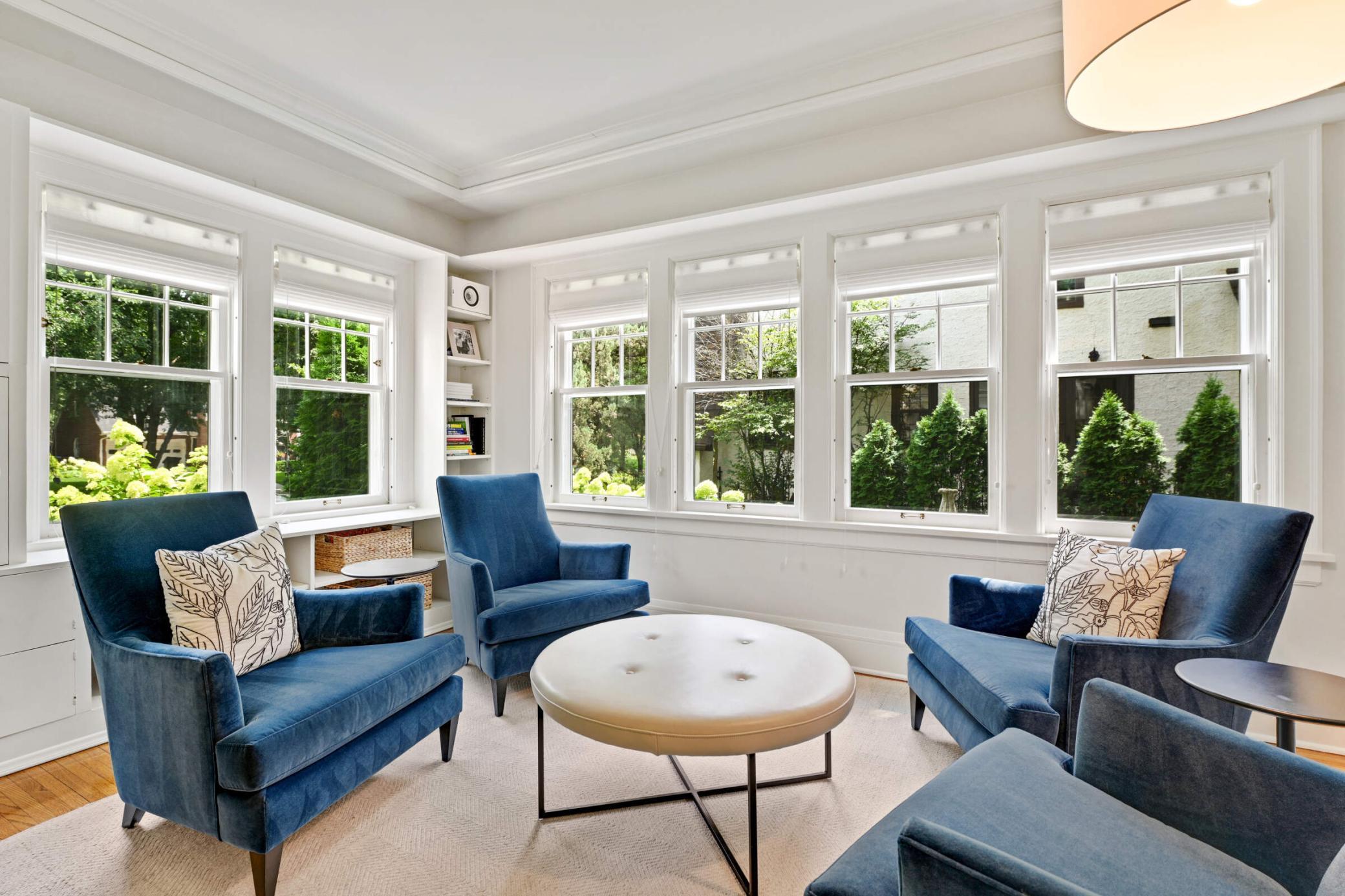 4512 Wooddale Avenue