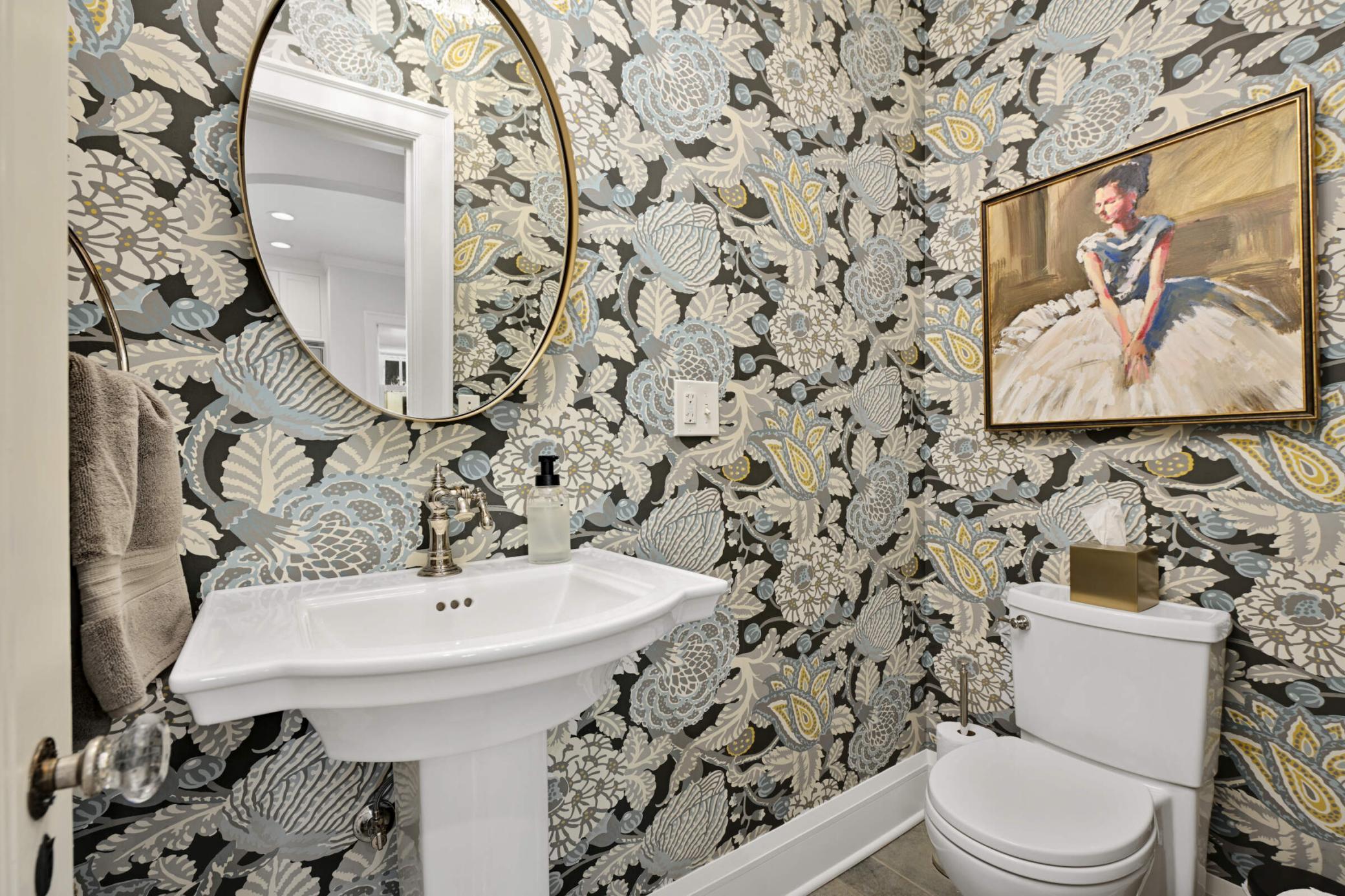 4512 Wooddale Avenue