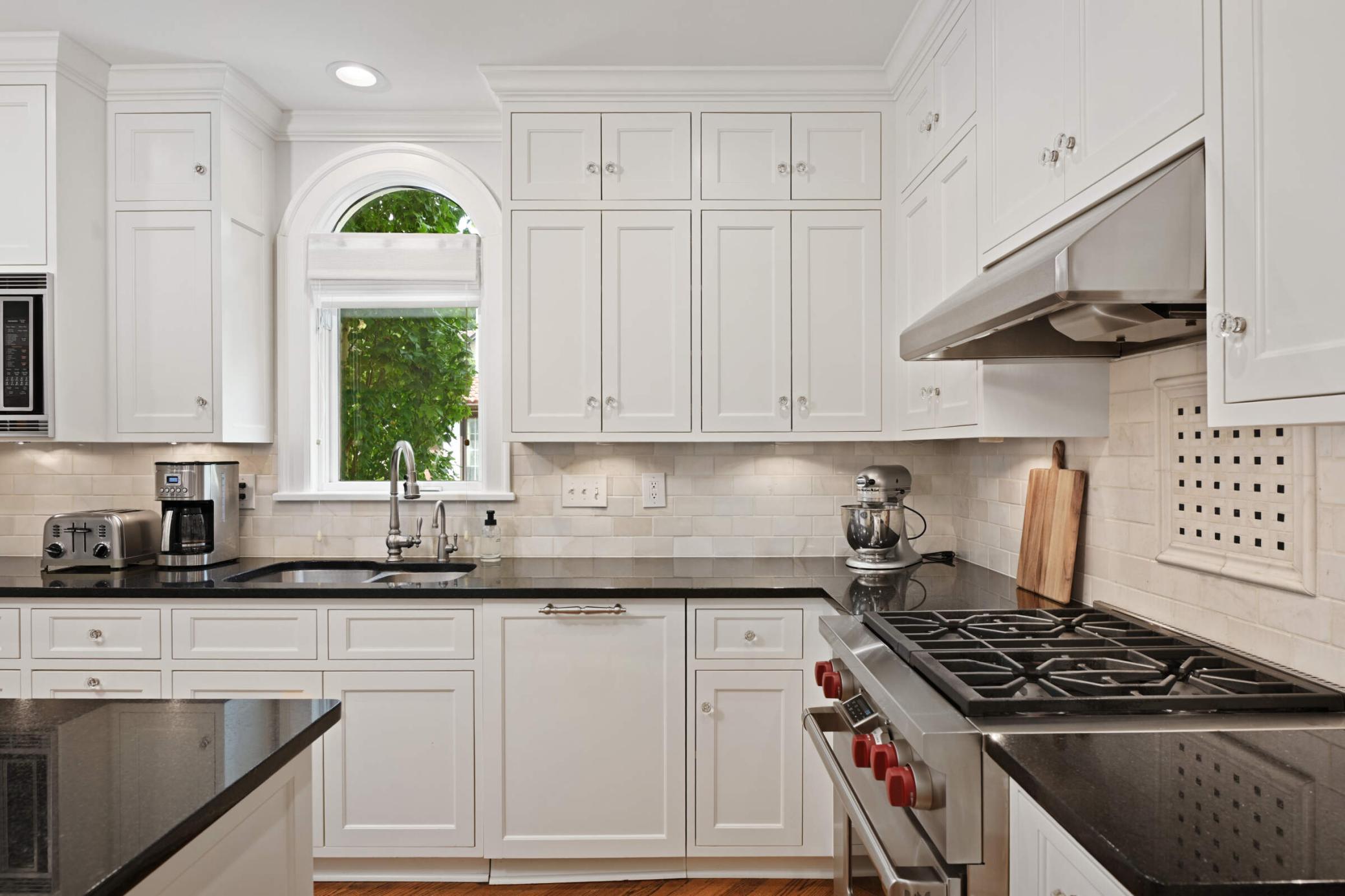 4512 Wooddale Avenue