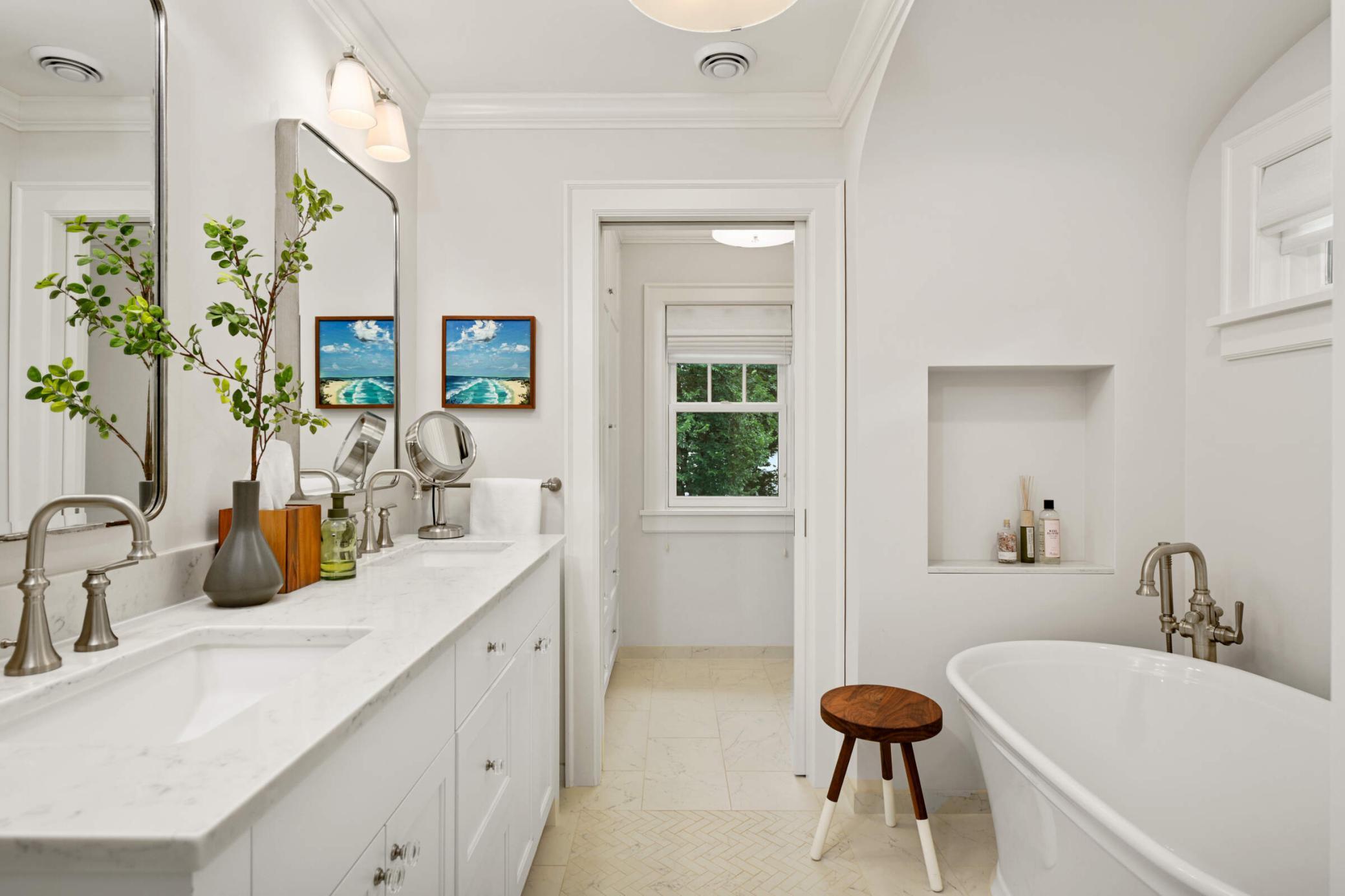 4512 Wooddale Avenue