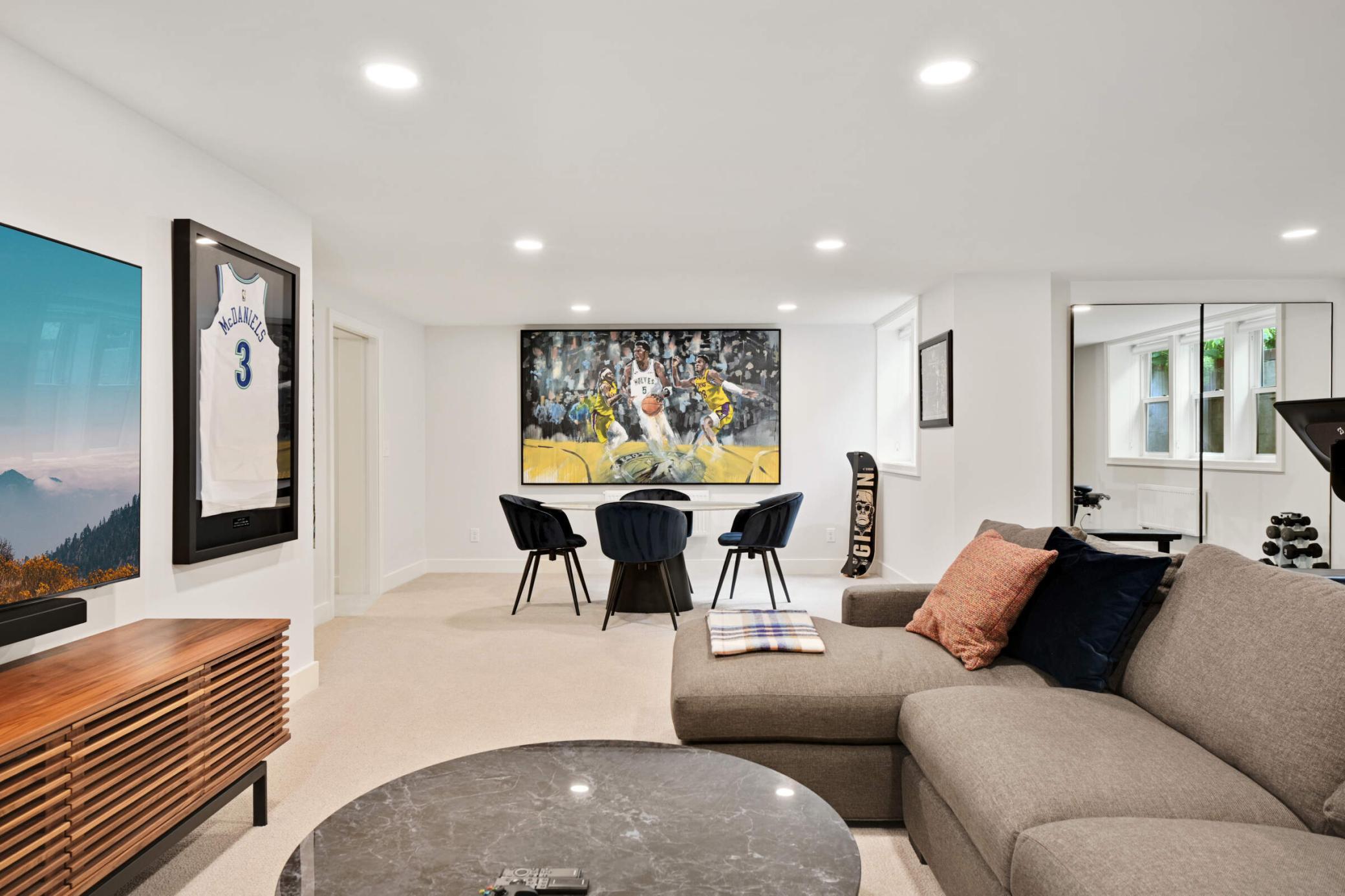 4512 Wooddale Avenue