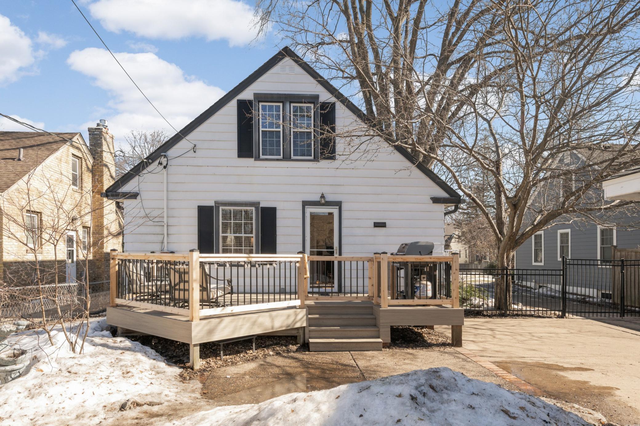 3658 Huntington Avenue