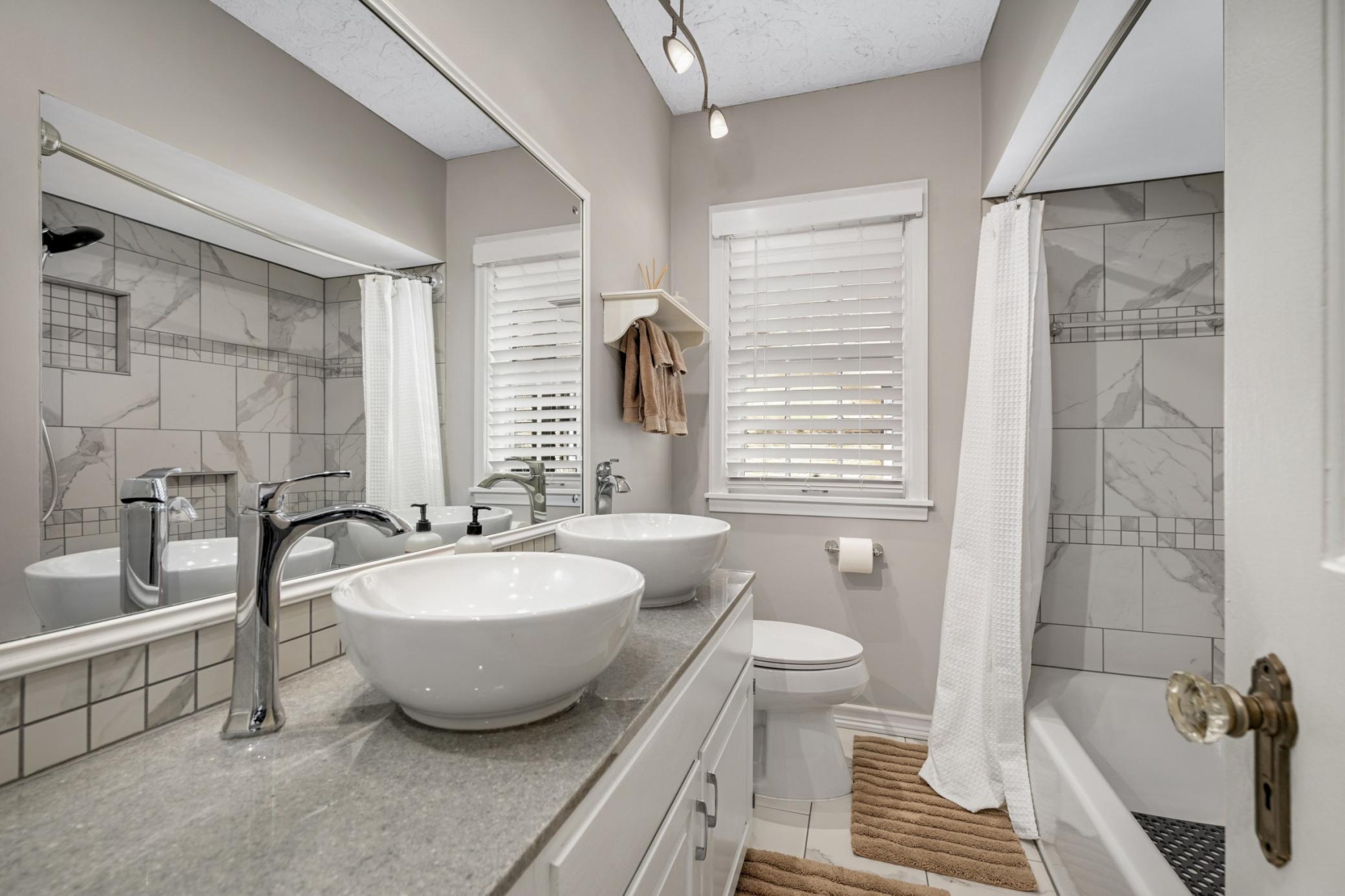 3658 Huntington Avenue