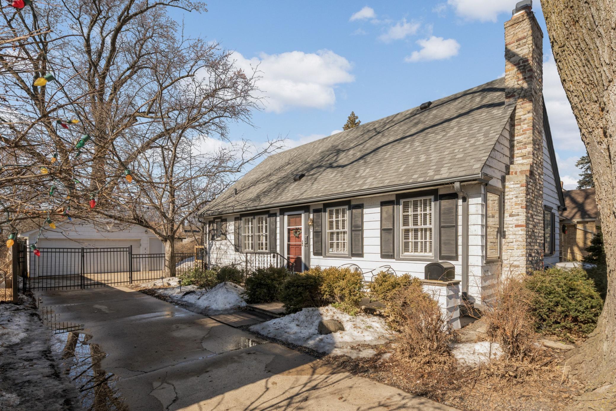 3658 Huntington Avenue