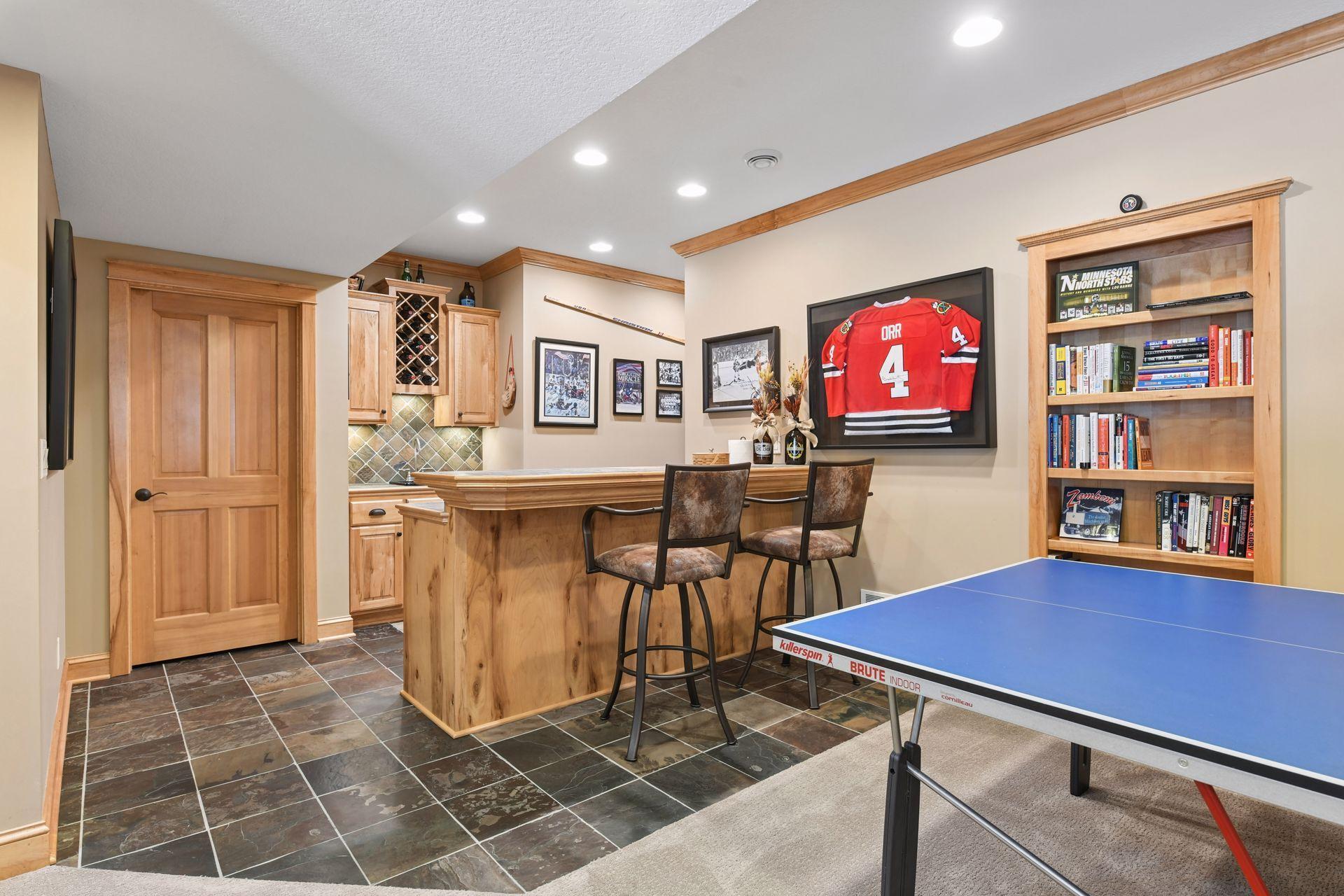 2121 Crestview Drive