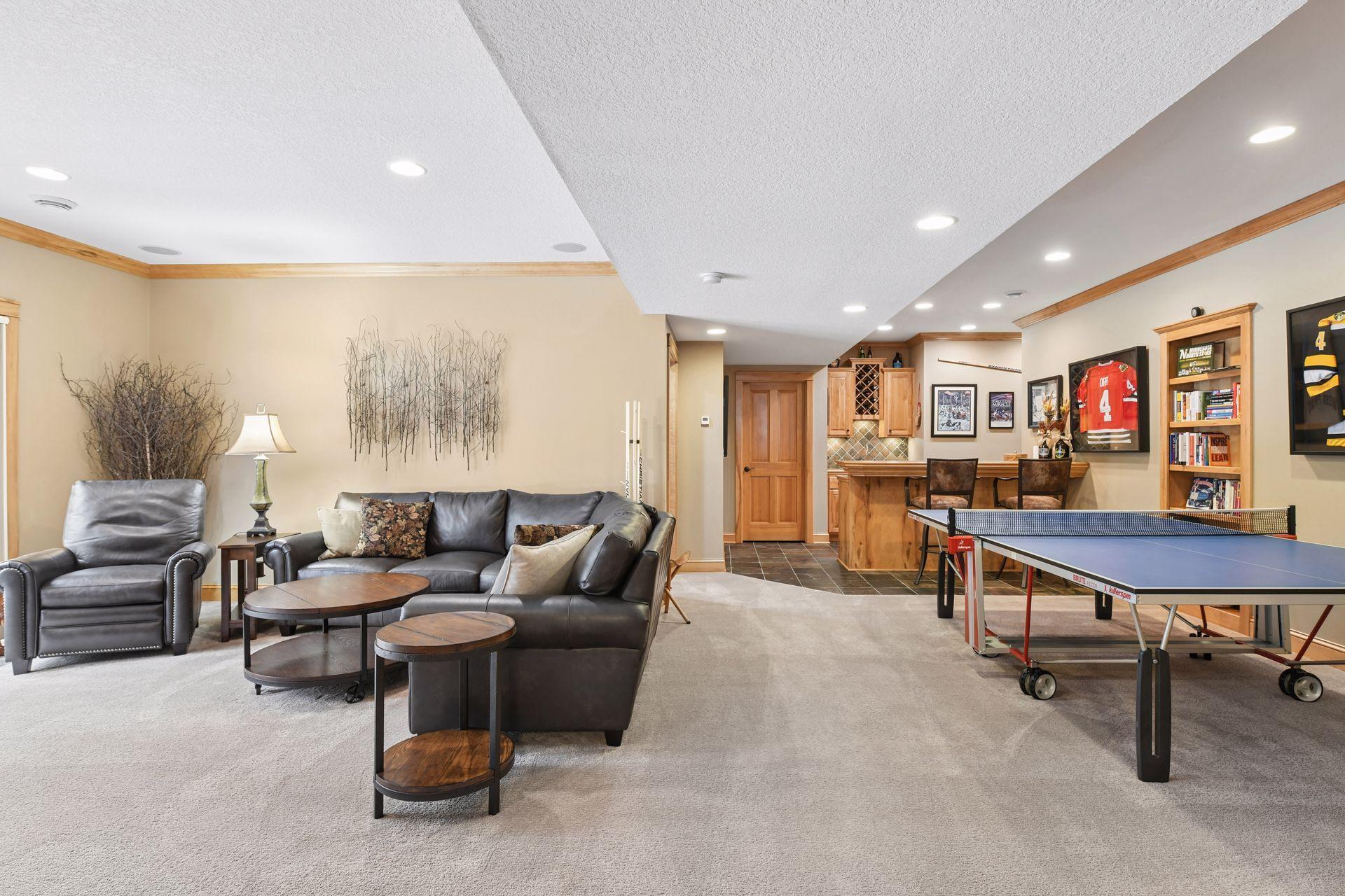 2121 Crestview Drive