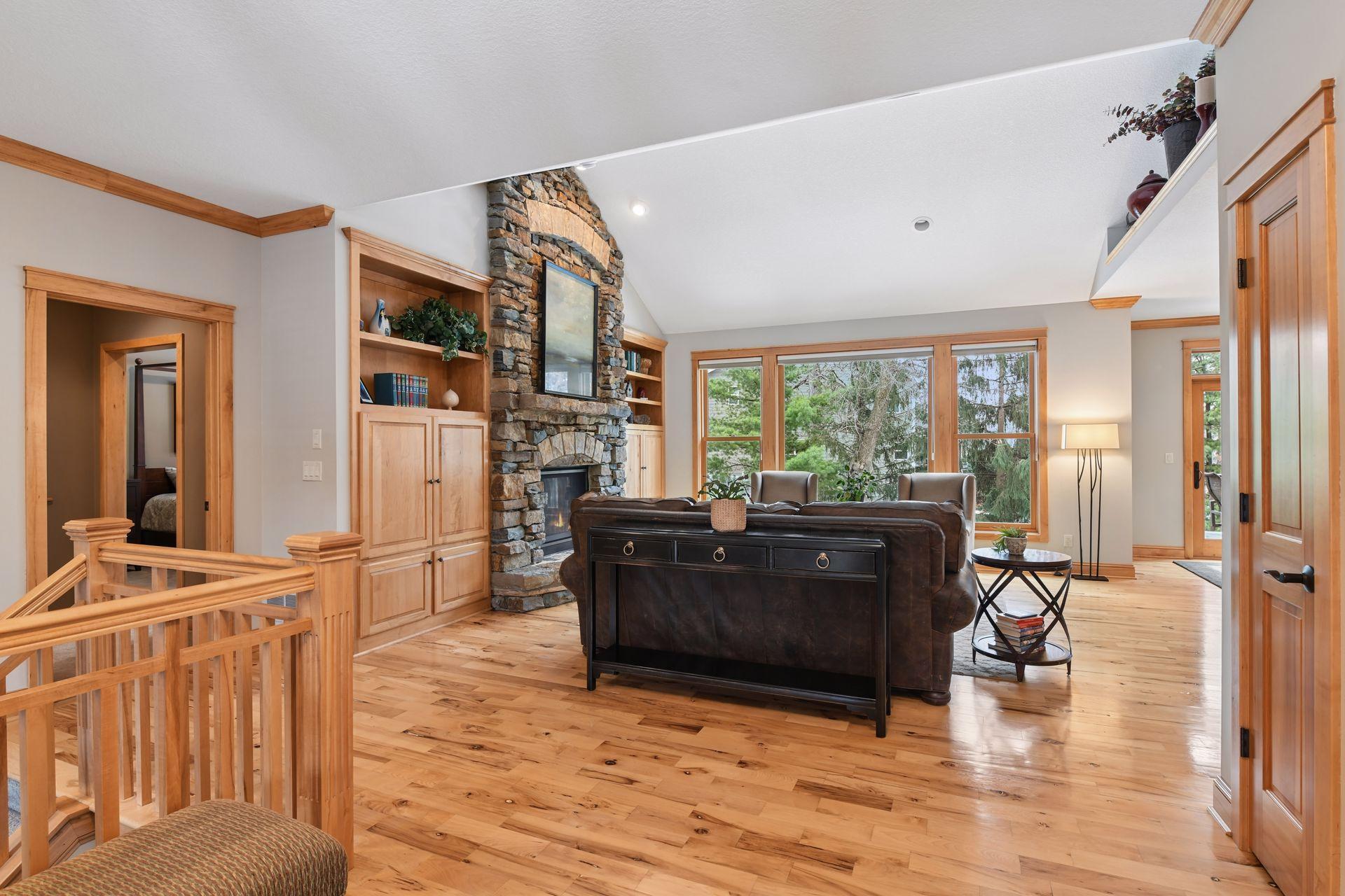 2121 Crestview Drive