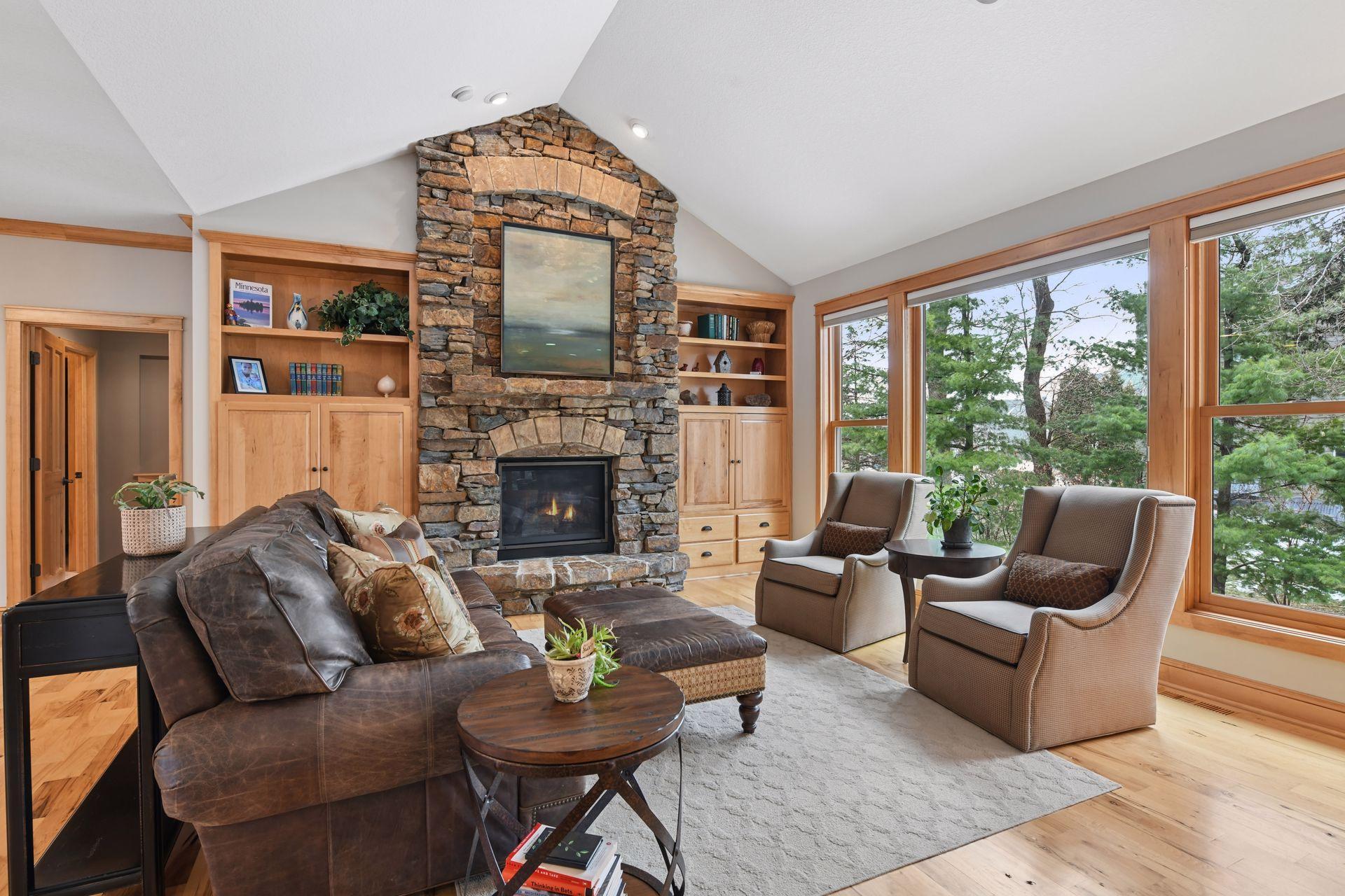 2121 Crestview Drive