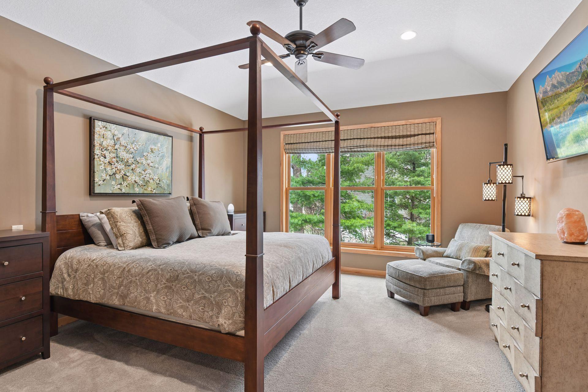 2121 Crestview Drive