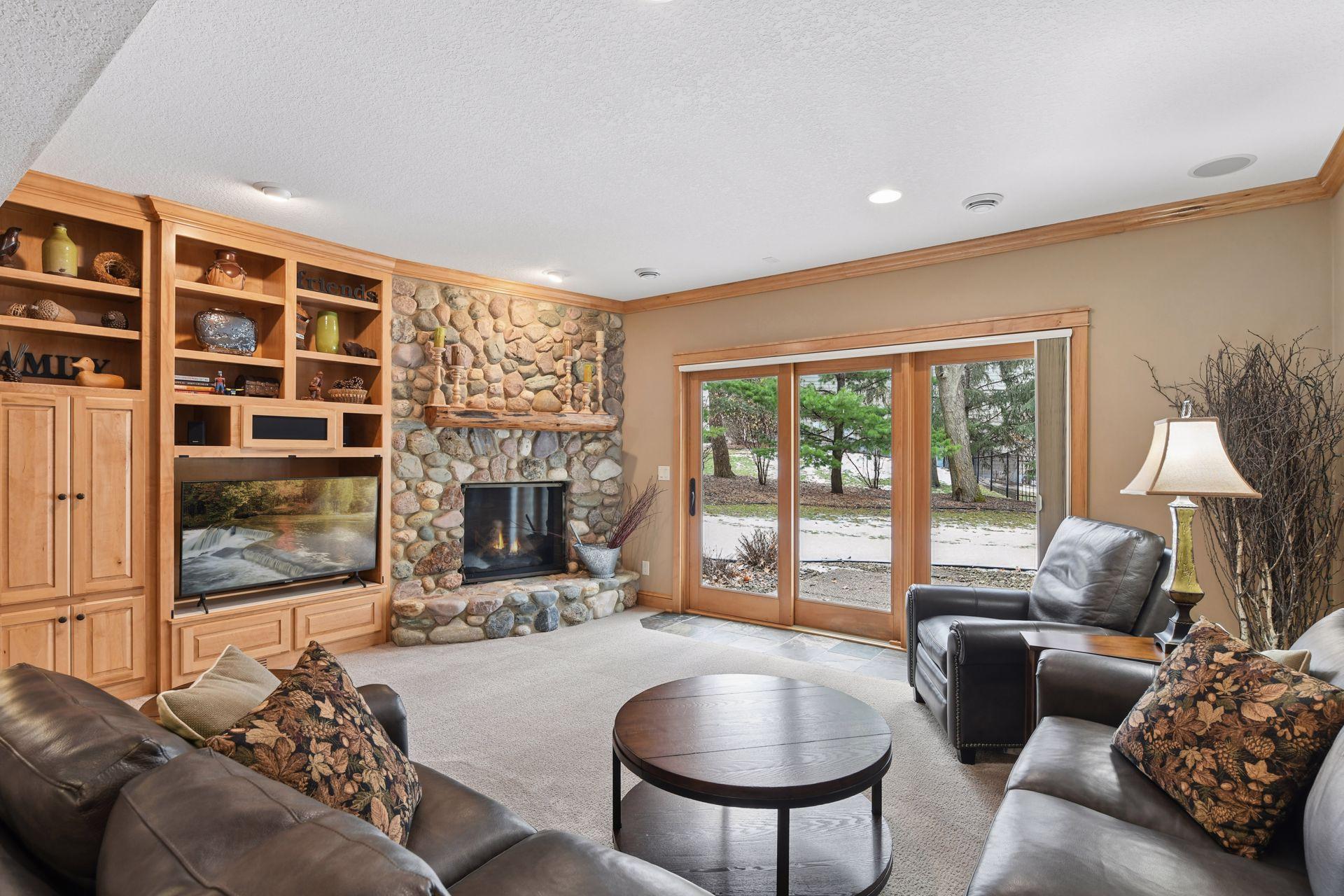 2121 Crestview Drive
