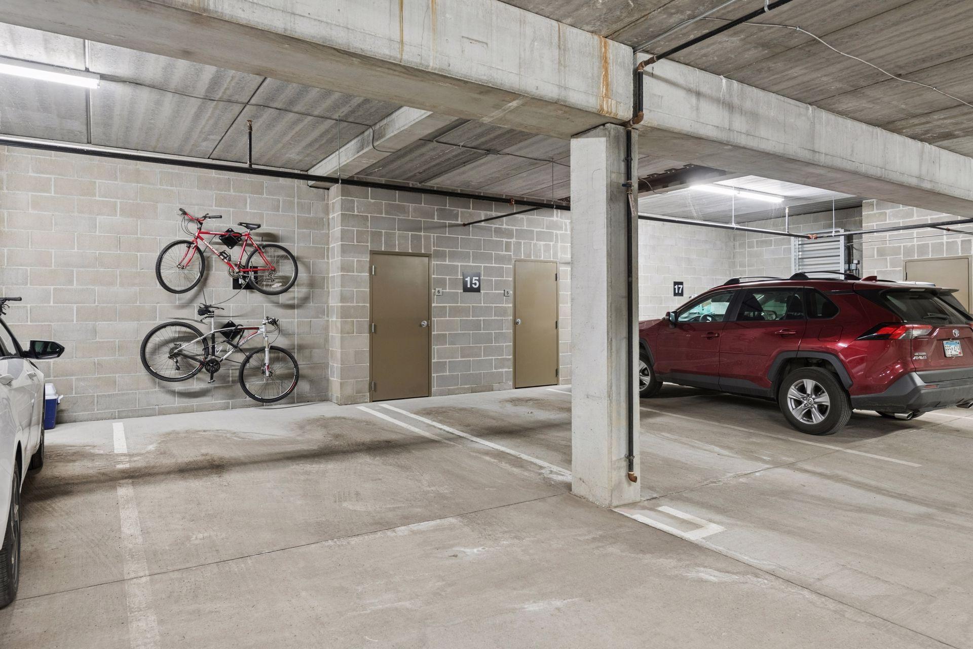 4901 Hawthorne Court Unit: 301