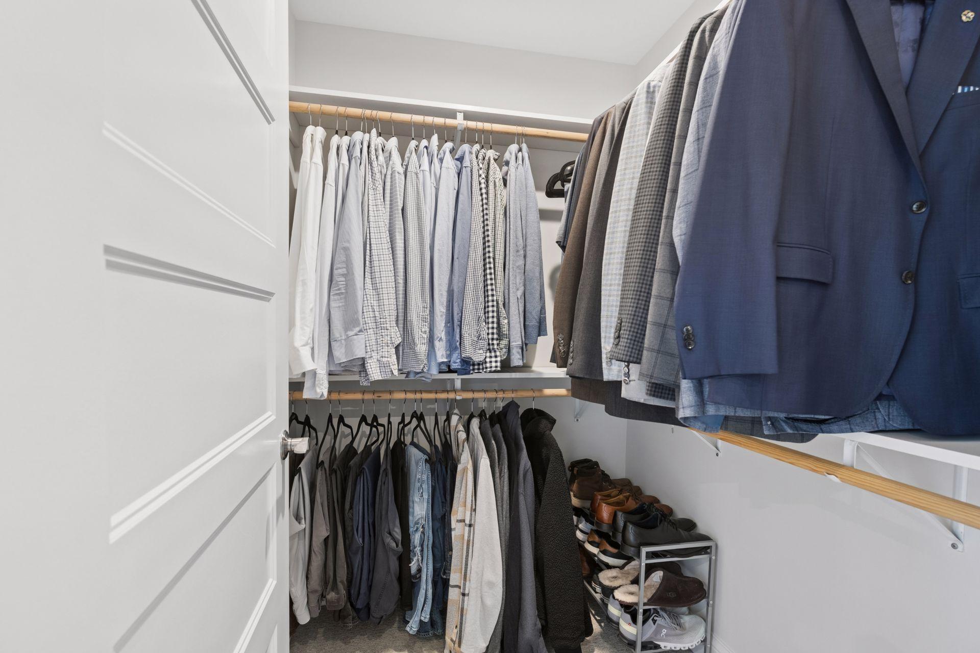 4901 Hawthorne Court Unit: 301