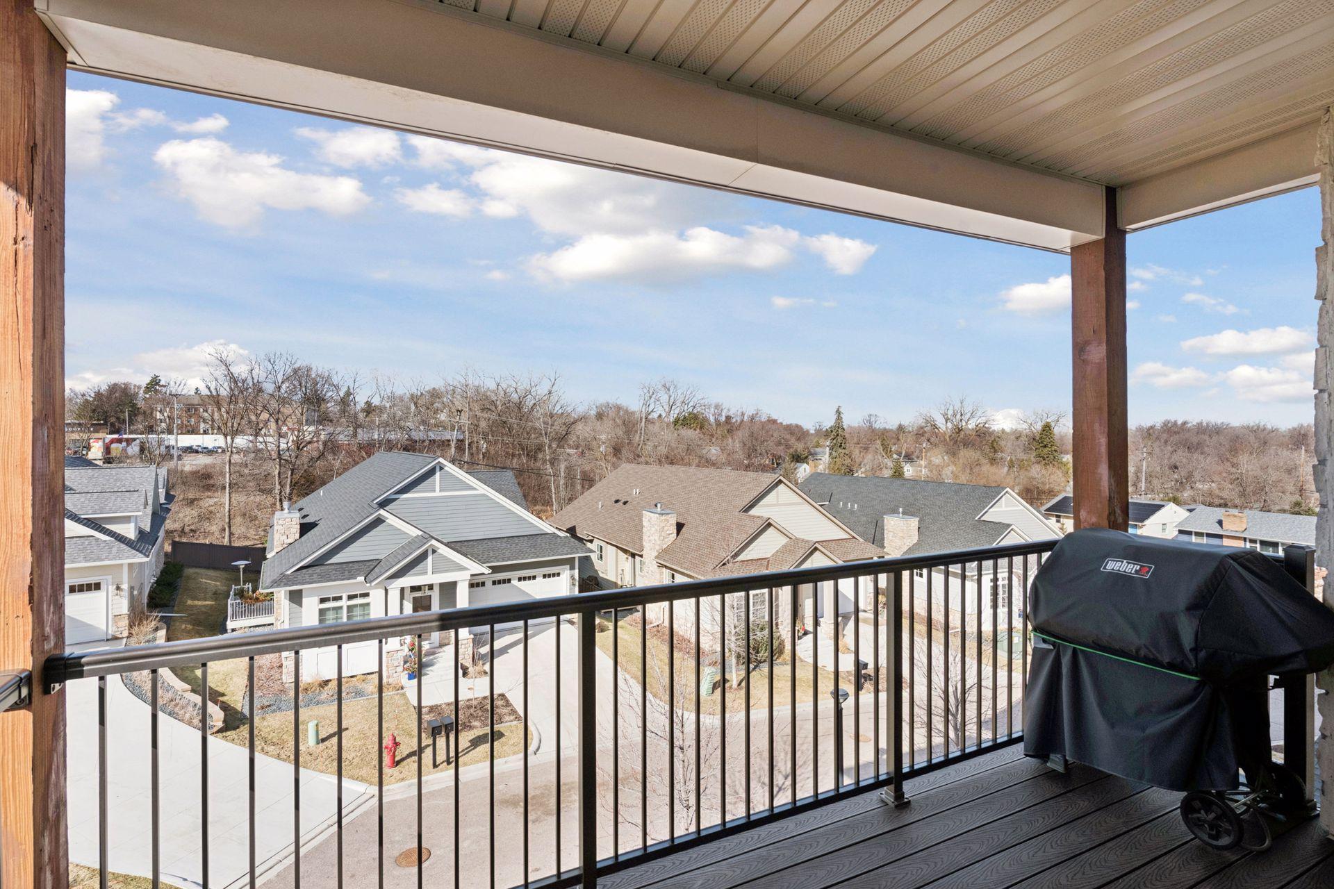 4901 Hawthorne Court Unit: 301