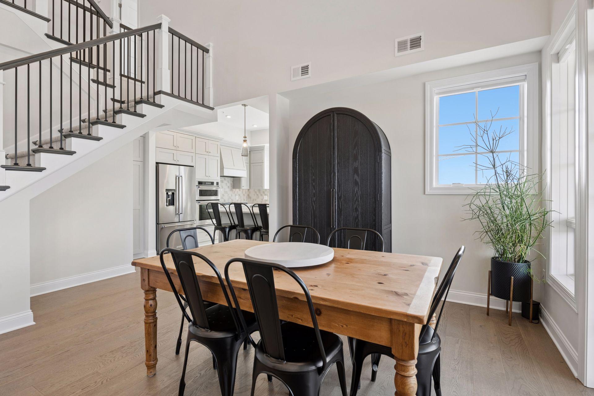 4901 Hawthorne Court Unit: 301