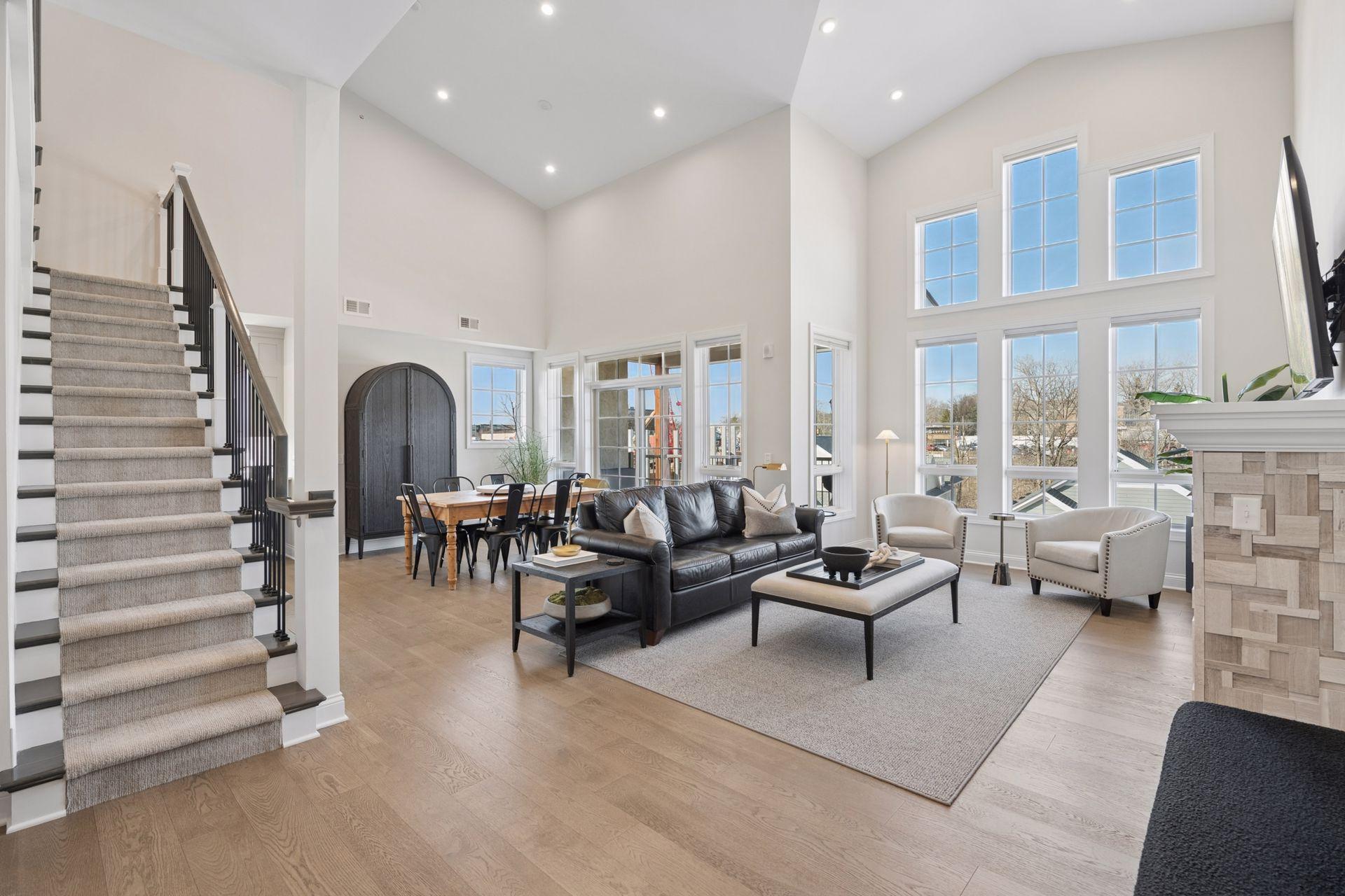 4901 Hawthorne Court Unit: 301