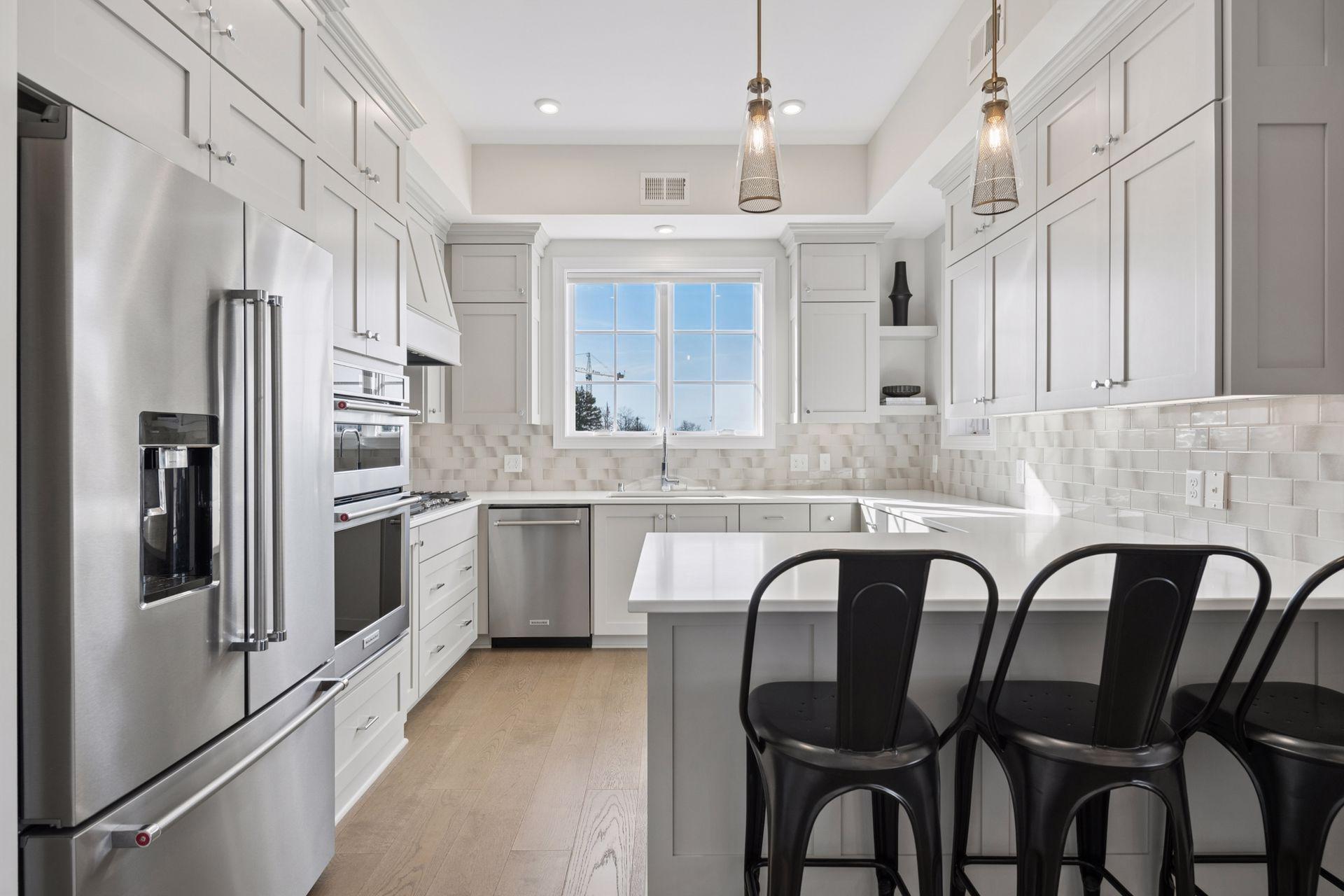 4901 Hawthorne Court Unit: 301