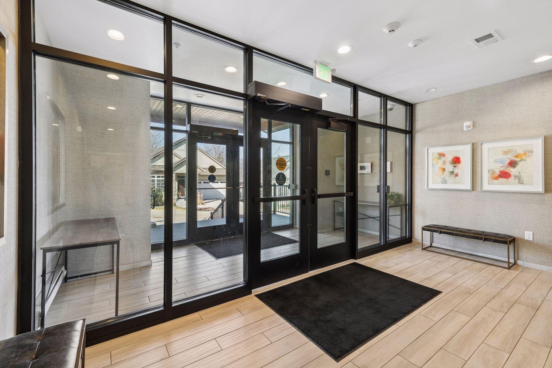 4901 Hawthorne Court Unit: 301