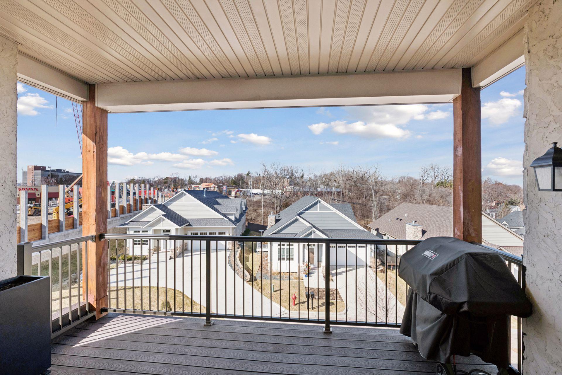 4901 Hawthorne Court Unit: 301