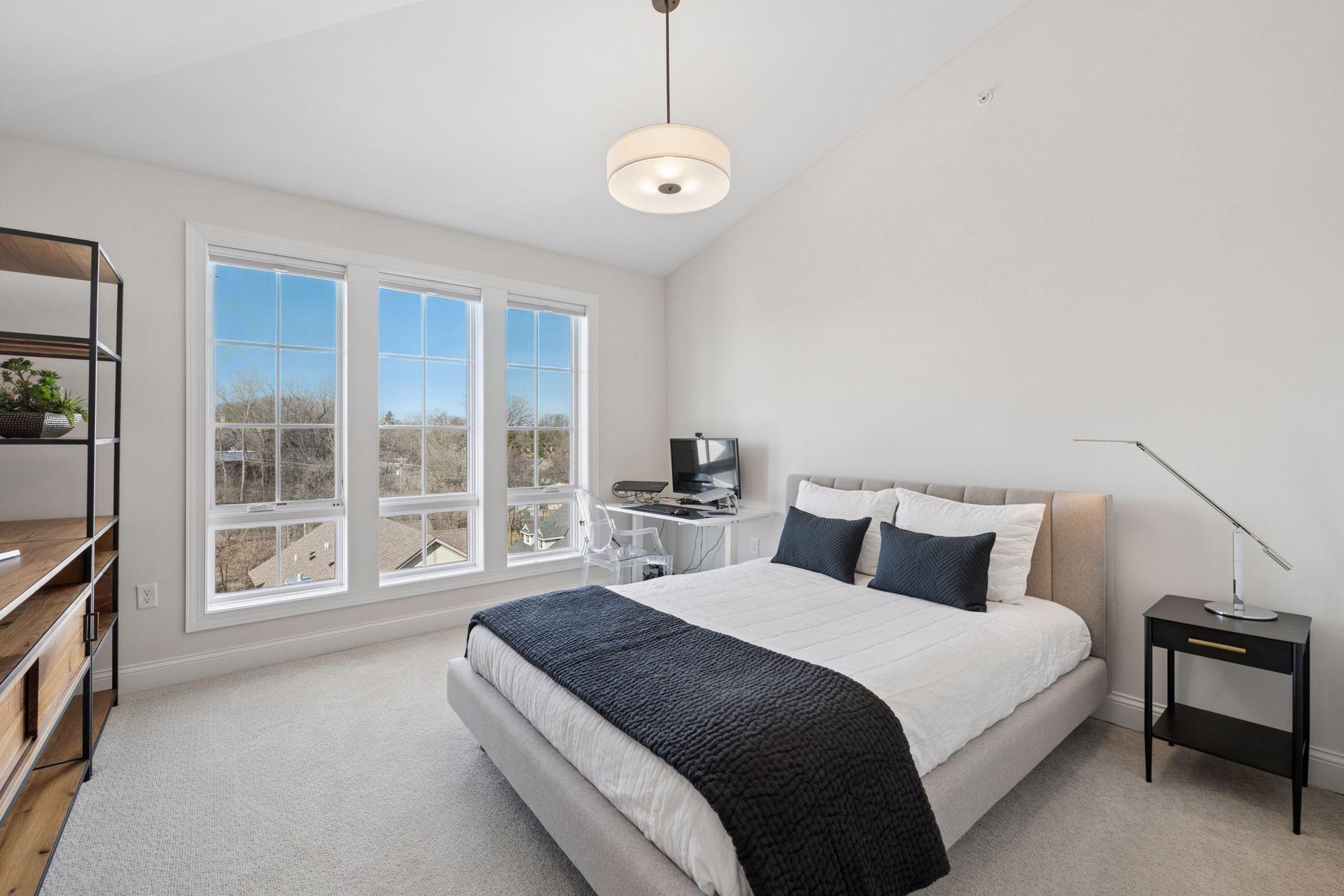 4901 Hawthorne Court Unit: 301