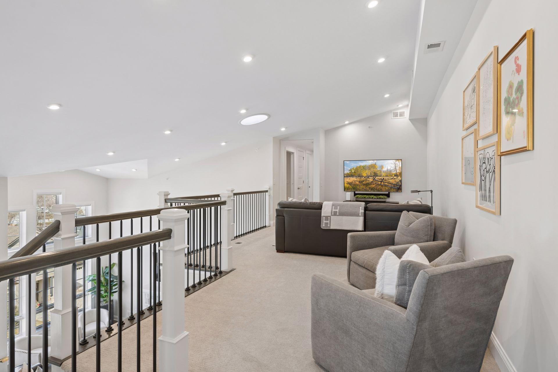 4901 Hawthorne Court Unit: 301